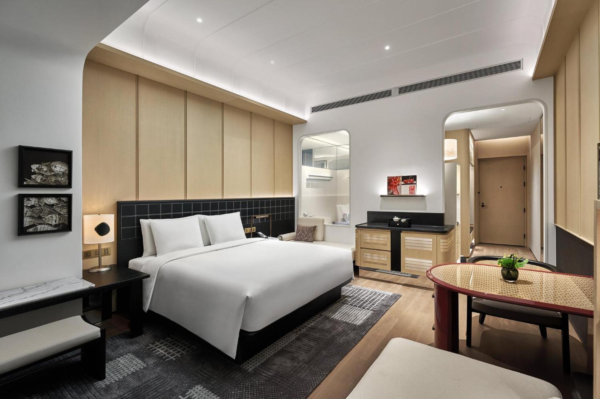 Standard King Room