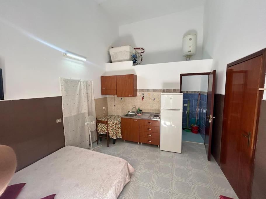One-Bedroom Apartment photo 3
