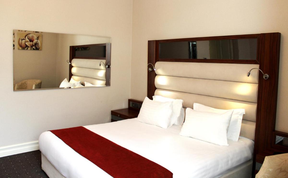 Superior Double or Twin Room photo 2
