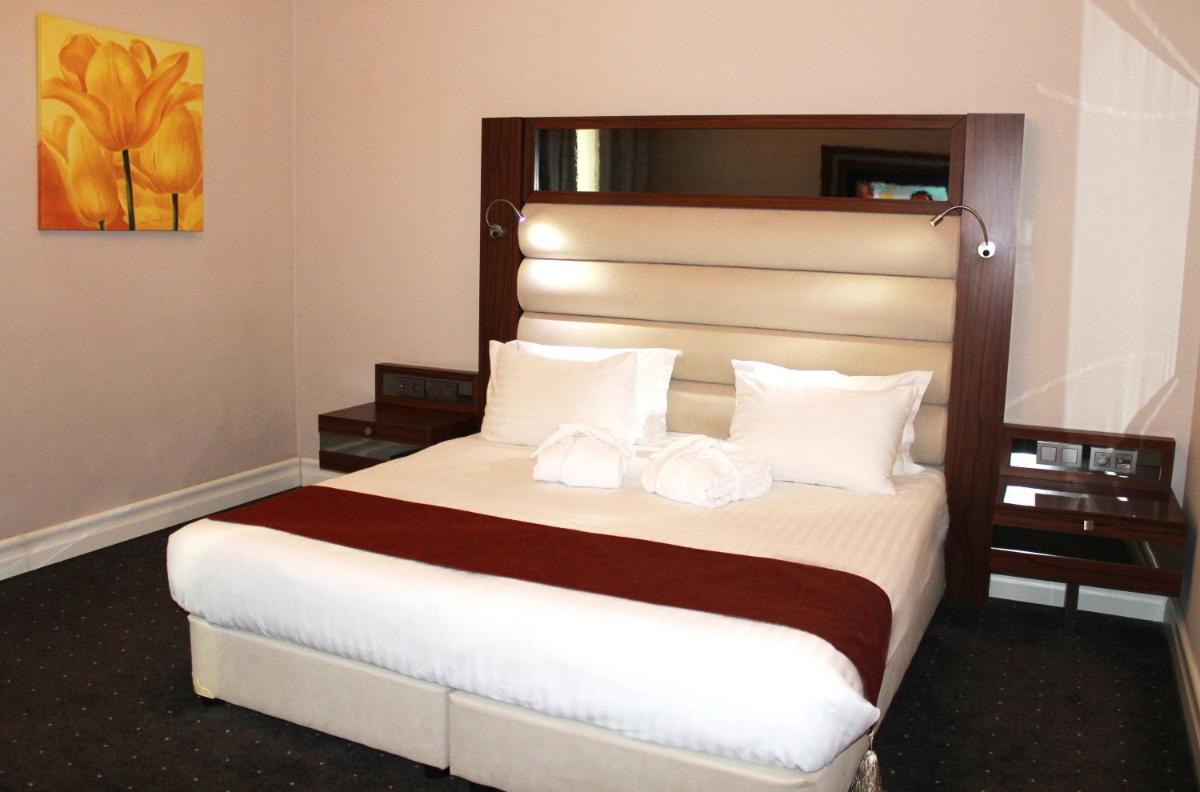 Superior Double or Twin Room photo 3