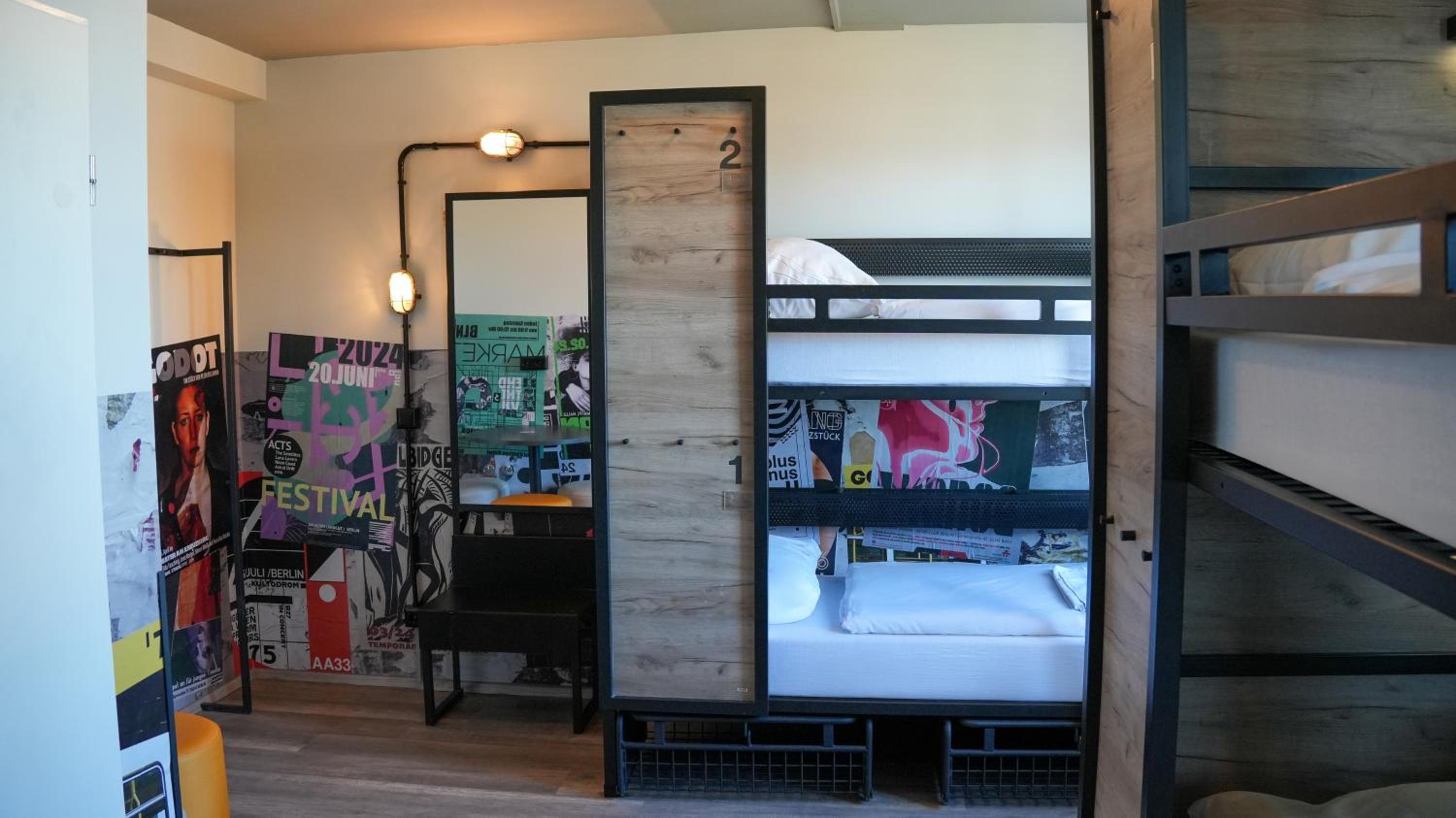 6-Bed Room (Bunk Beds Only) photo 2