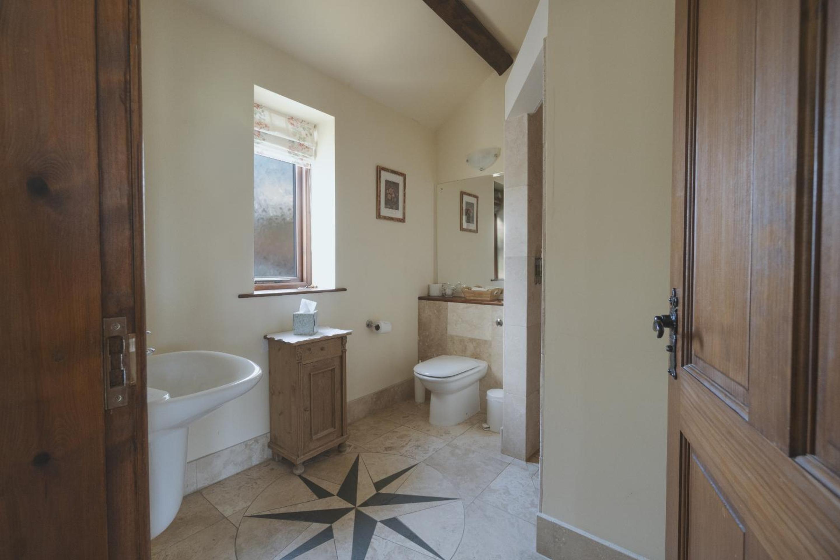 Deluxe King Room photo 2