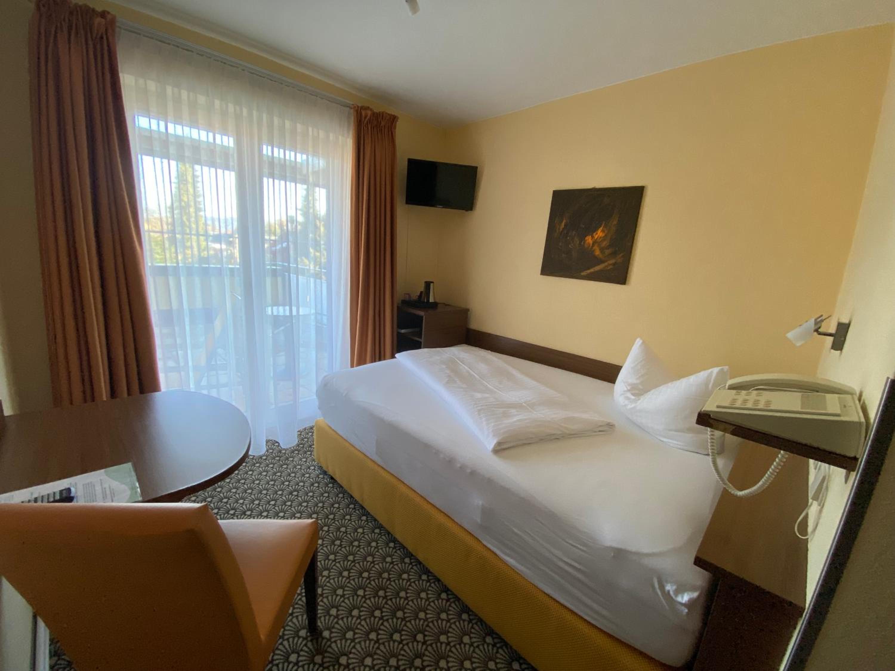 Single Room with Balcony photo 2