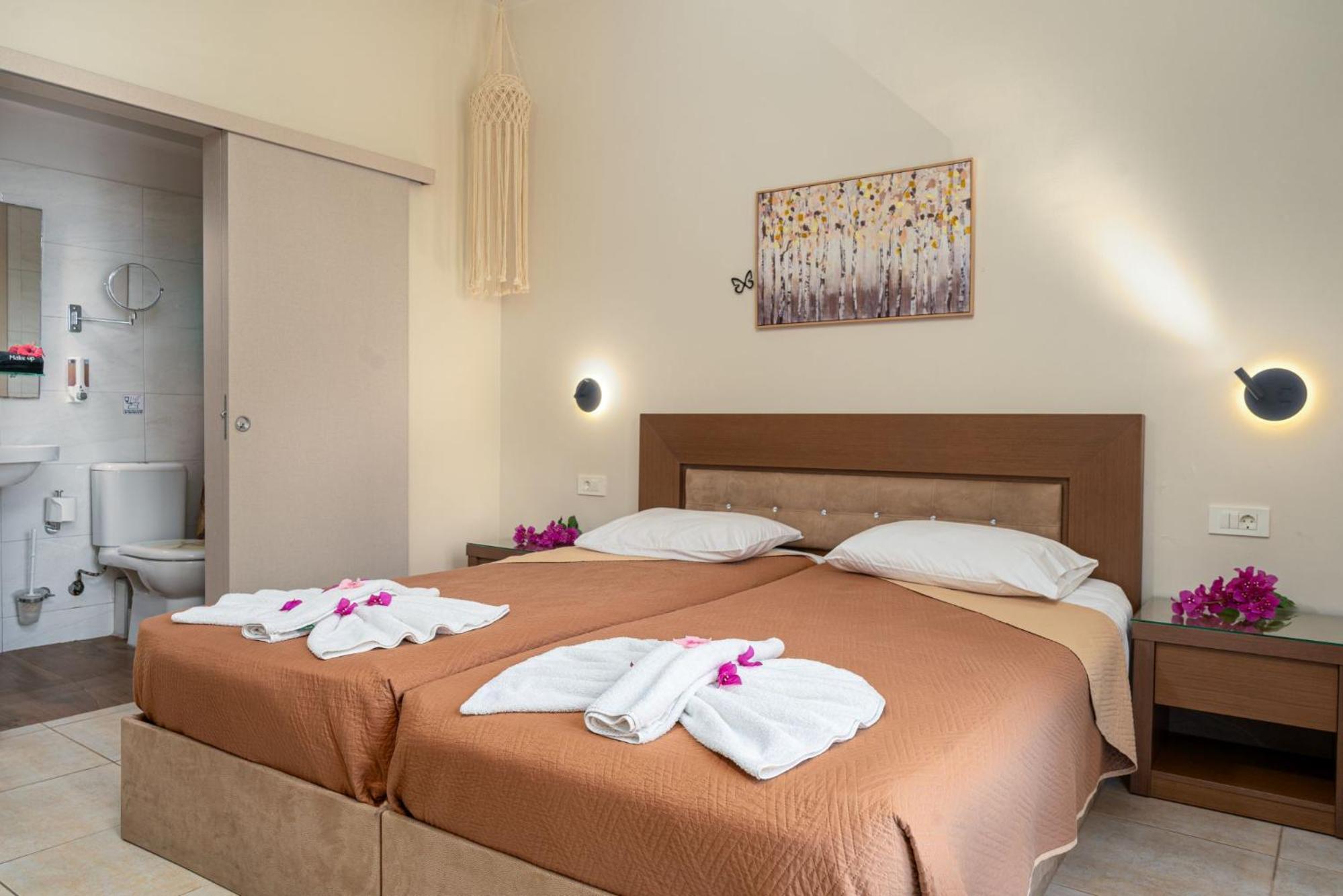 Small Double Room photo 1
