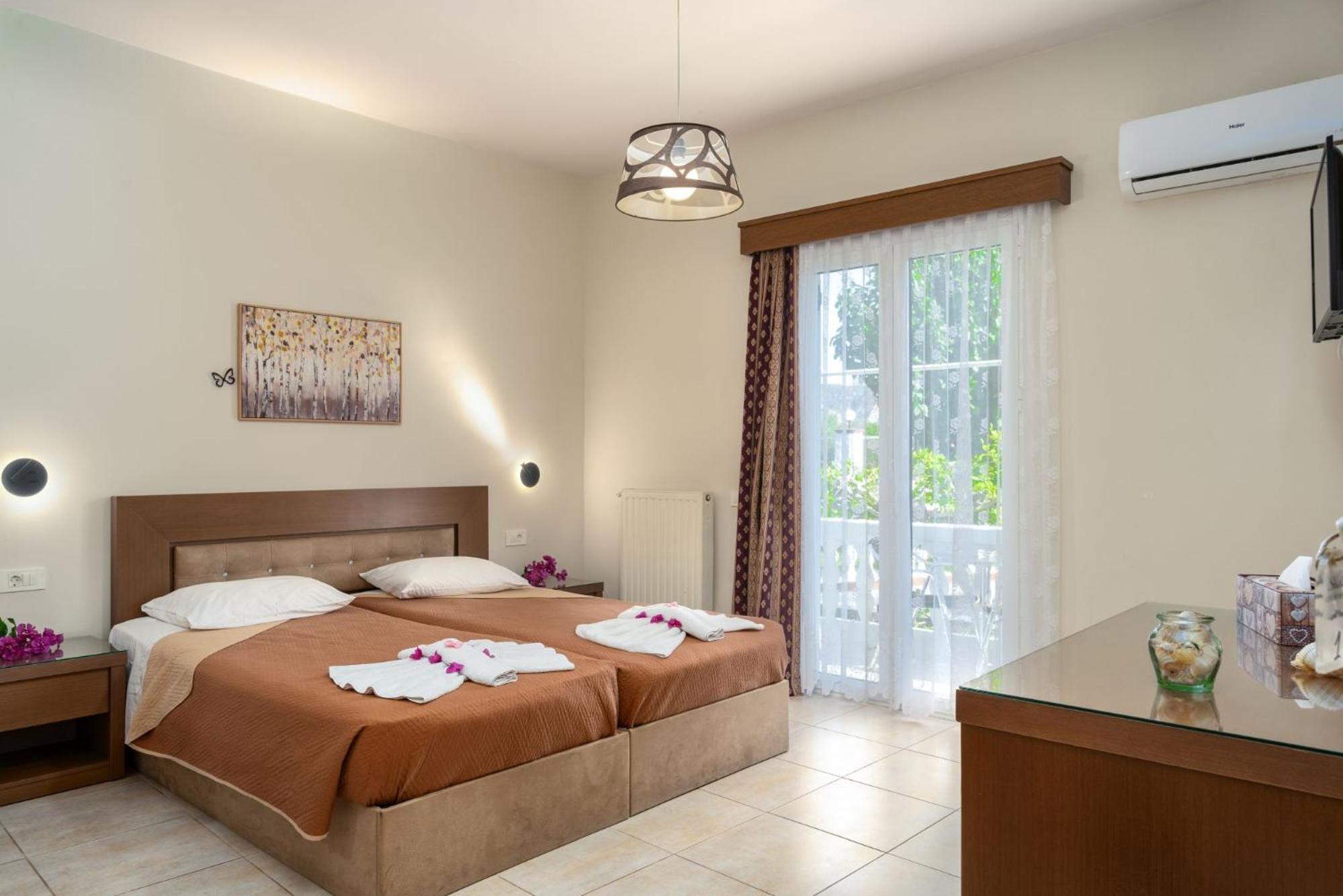 Double Room with Balcony photo 1