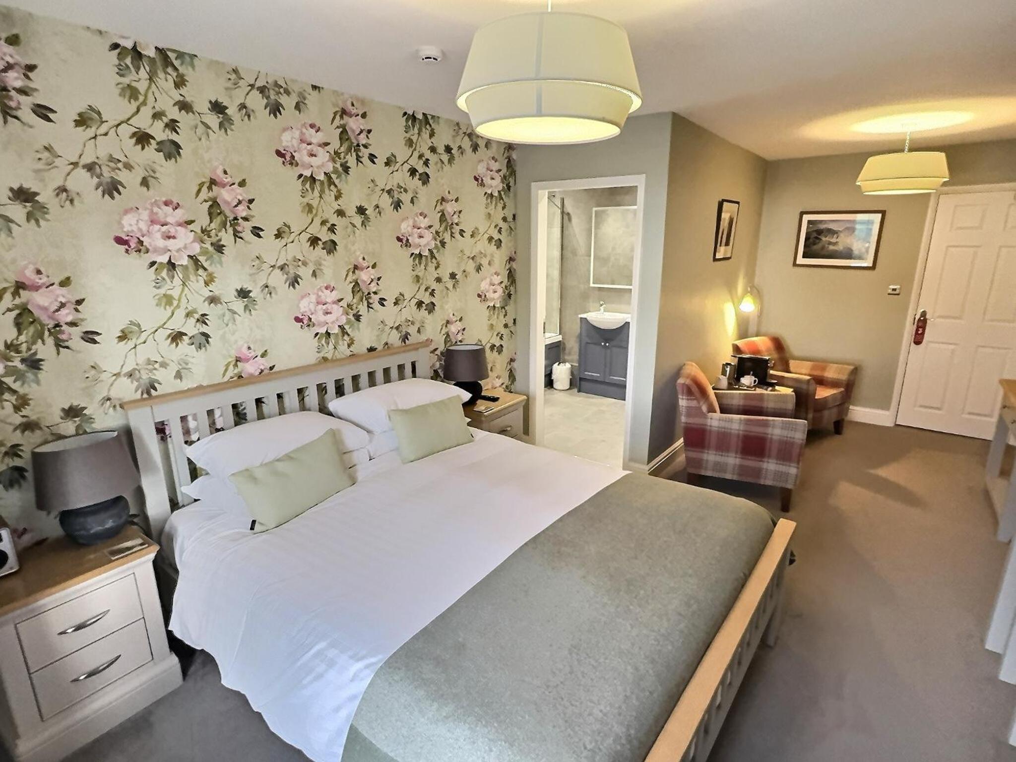 Deluxe Junior Suite photo 3