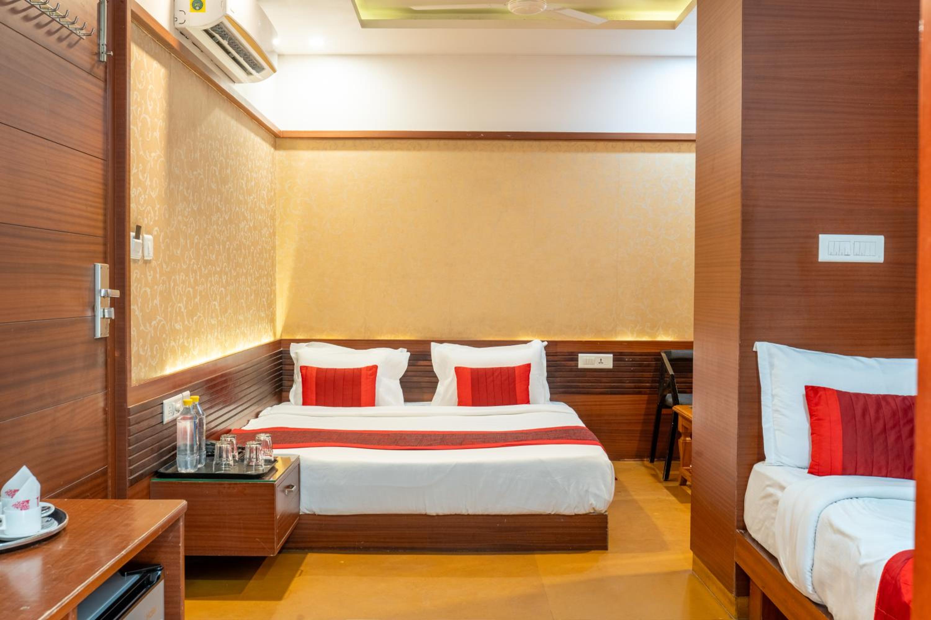 Deluxe Triple Room (Sanitized)): 10% off on Room Upgrade, Subject to availability, 20% off on Meal Upgrade, 10% off on Two -way Airport Transfer, 10% Off on Early Check-in upto 2 hours {Subject to Availability}, Free Linen Change - Photo 8
