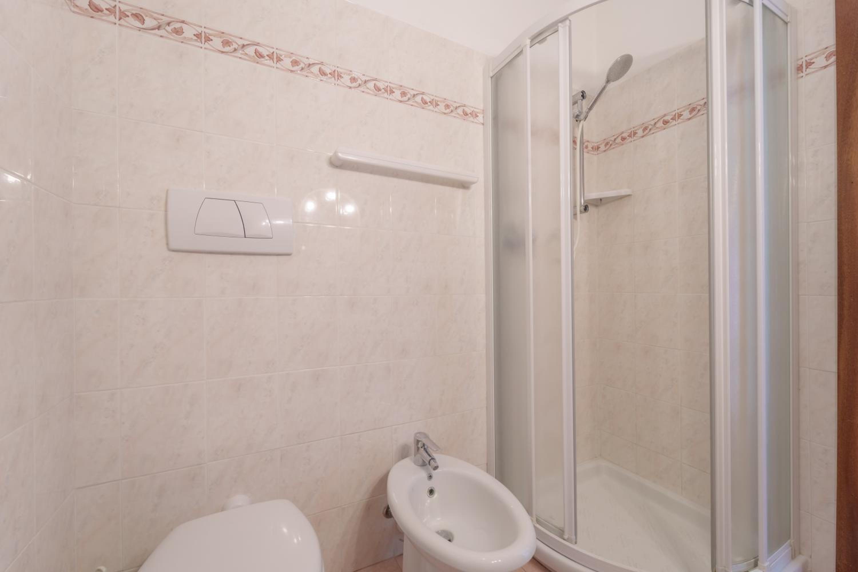 One-Bedroom Apartment with Sea View photo 3
