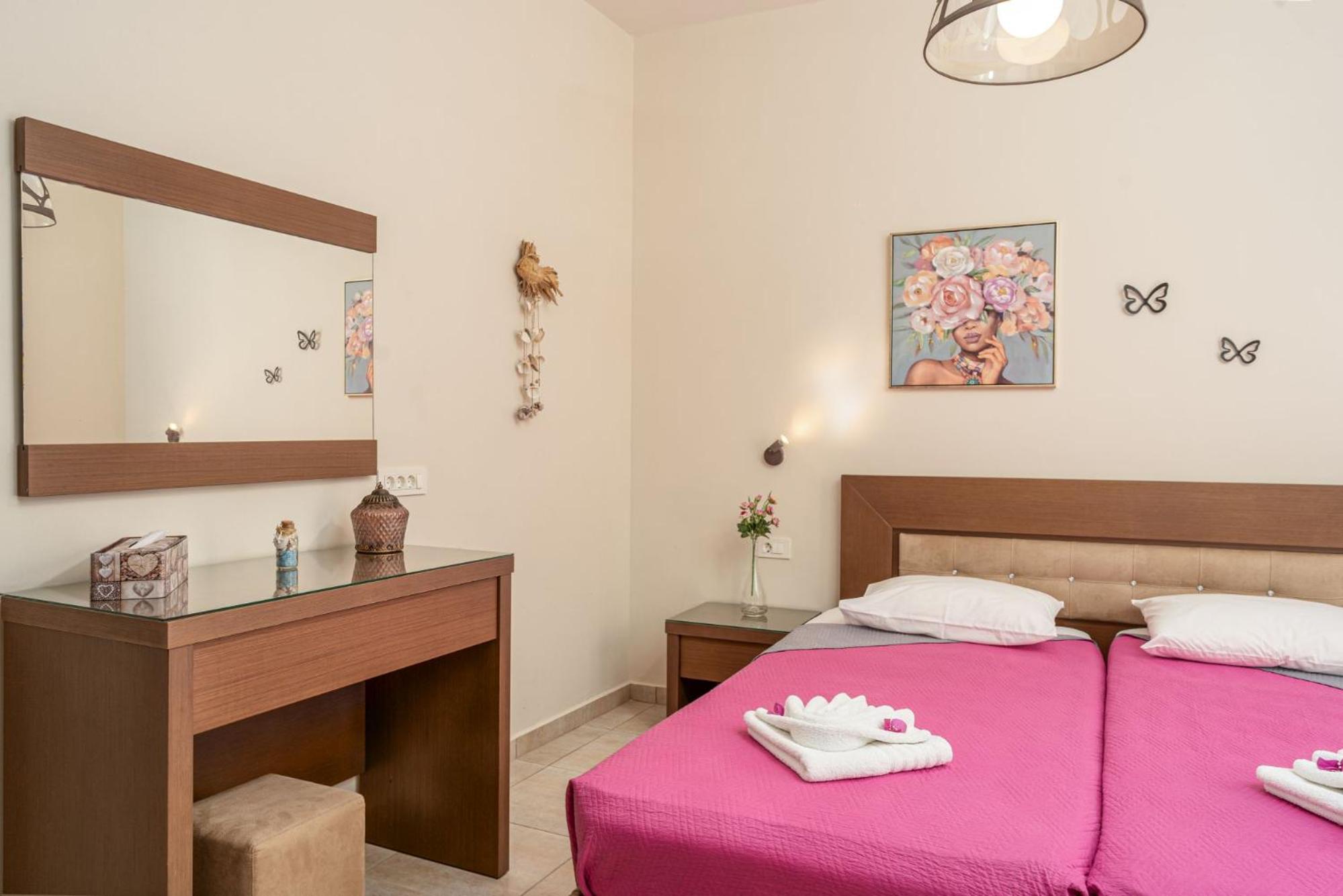 Double Room with Balcony photo 2