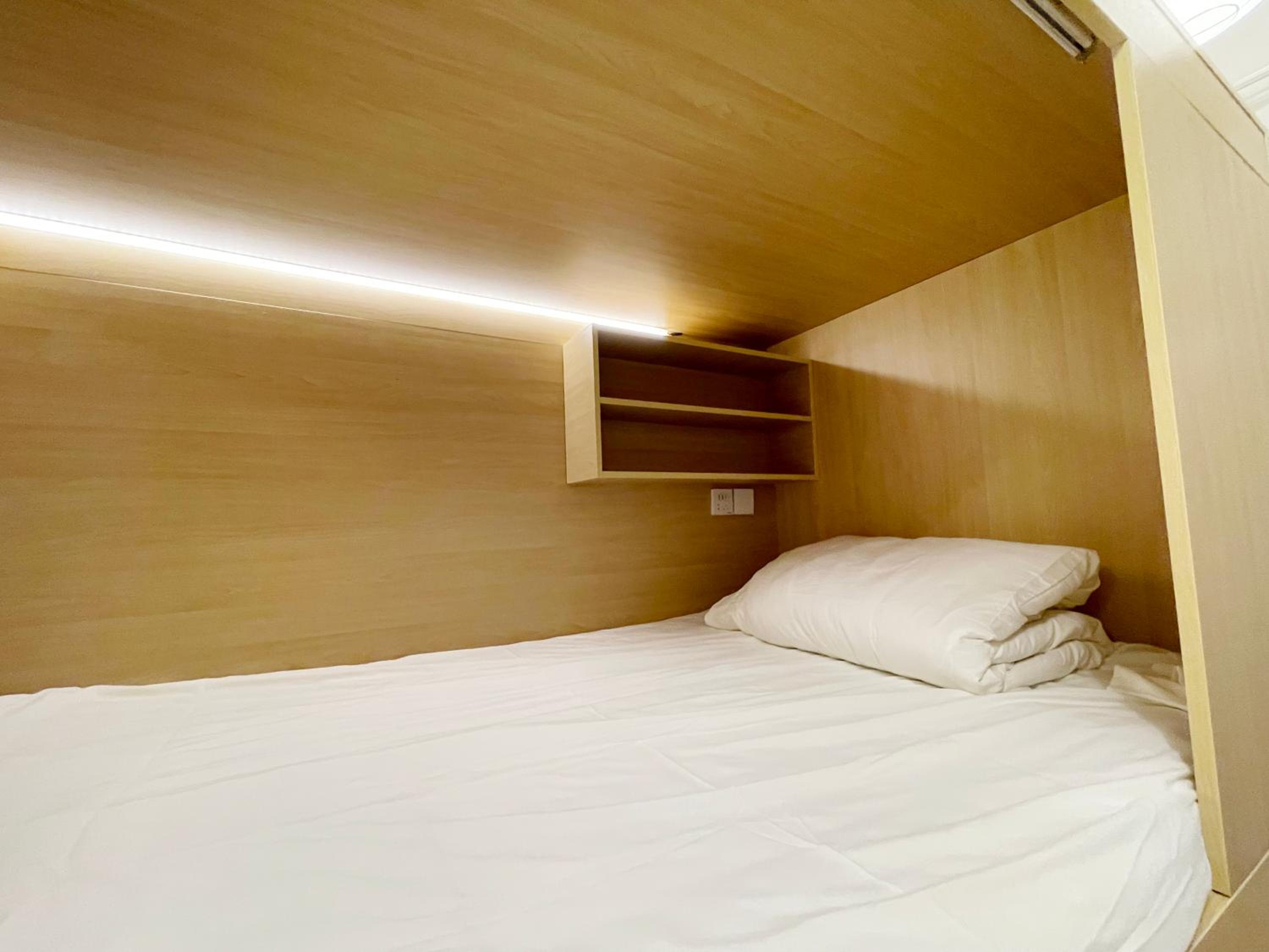 4-Bed Female Dormitory Room photo 3
