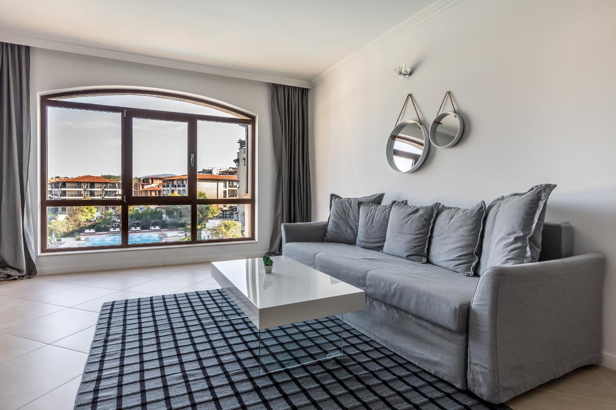 Two-Bedroom Apartment with Sea View photo 2