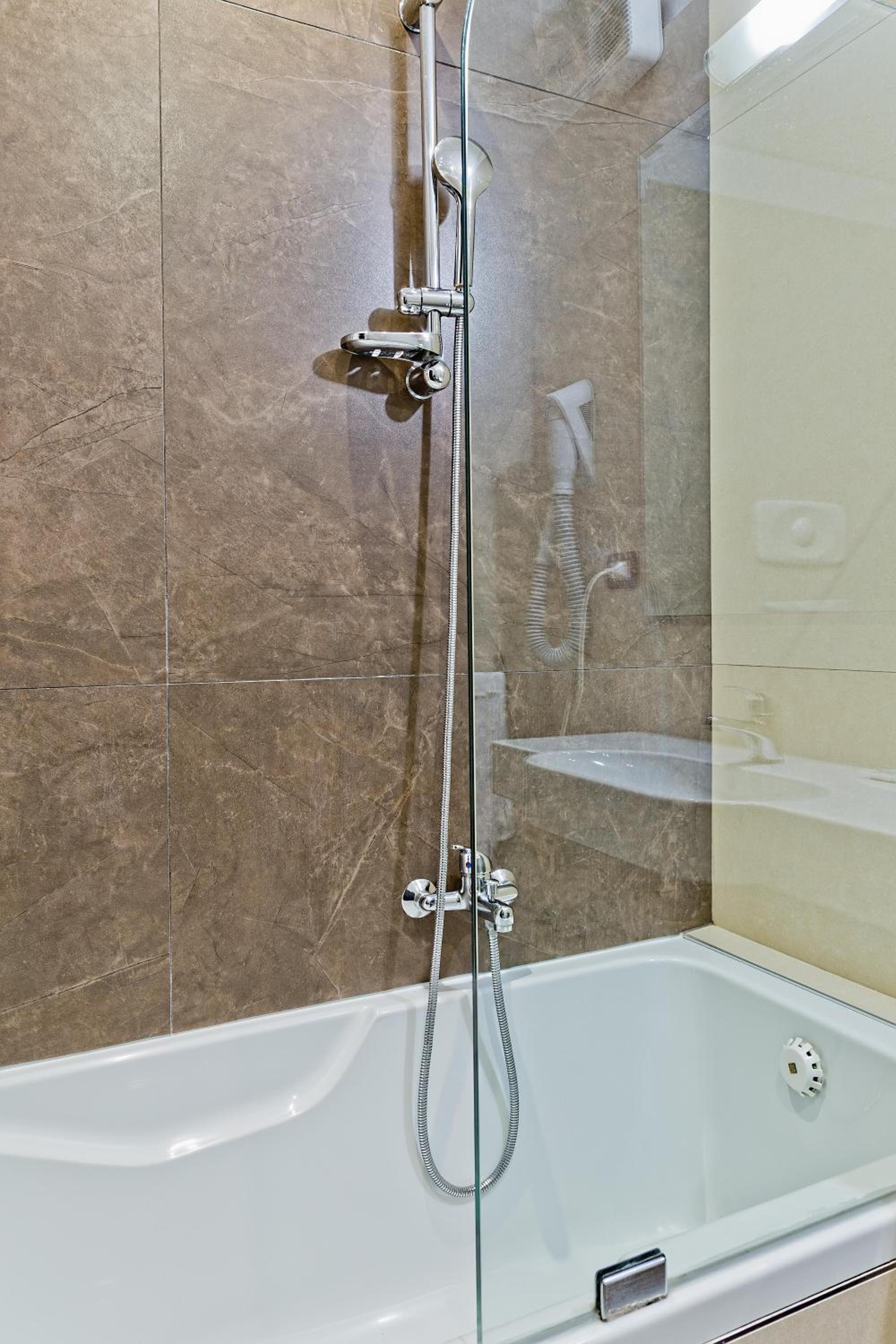 Superior Double Room with Balcony - Photo 9