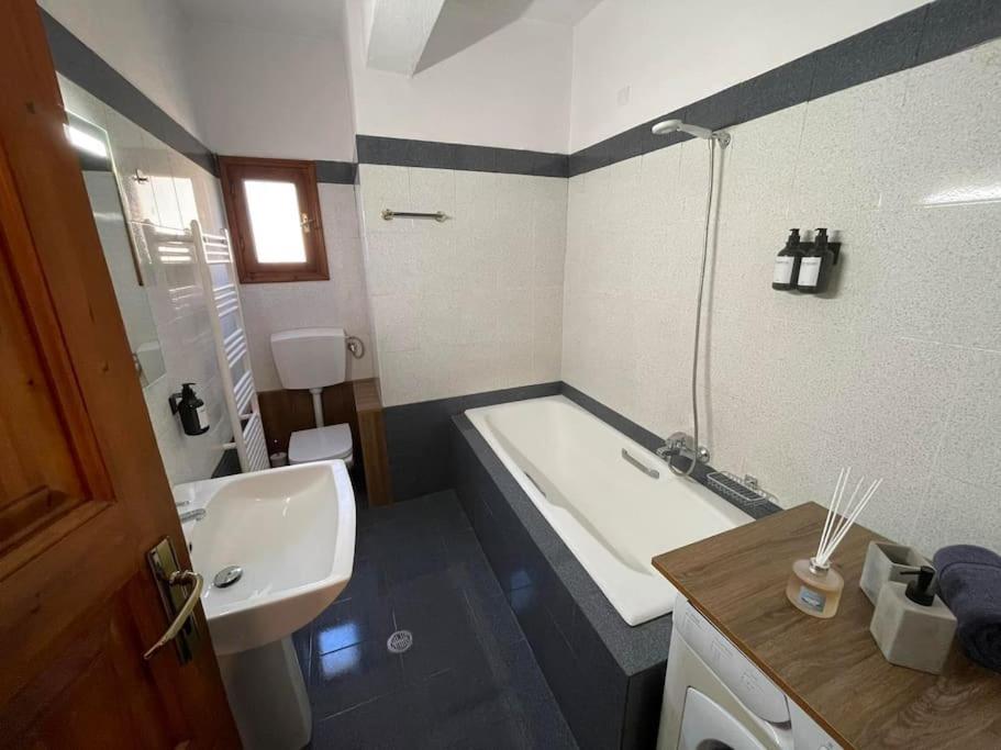 Three-Bedroom Villa photo 2
