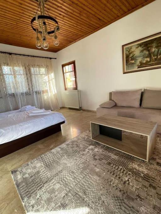 Three-Bedroom Villa photo 3