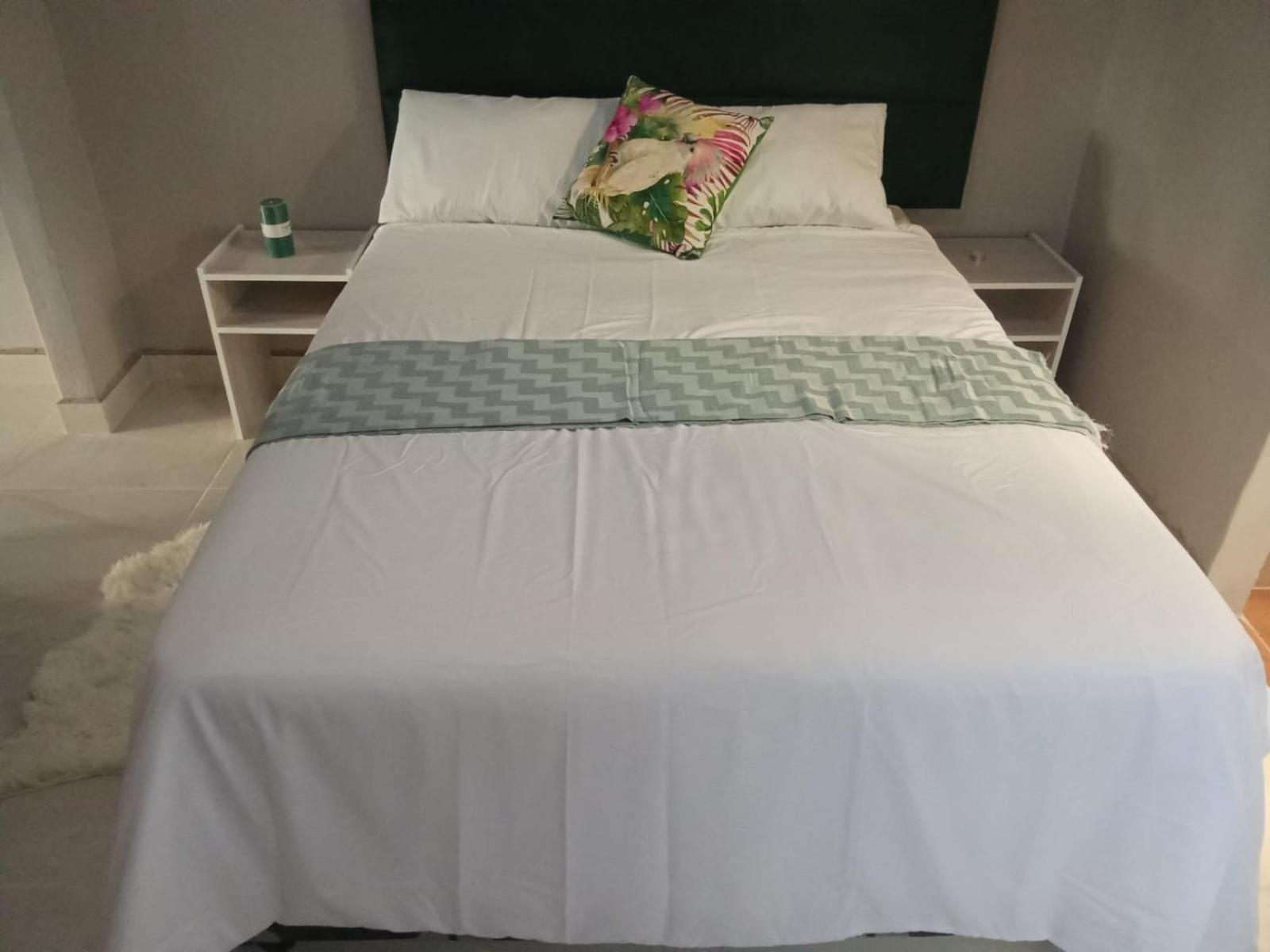 One-Bedroom House photo 1