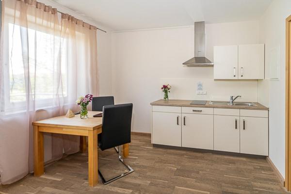 Double Room with Balcony and Kitchenette photo 3