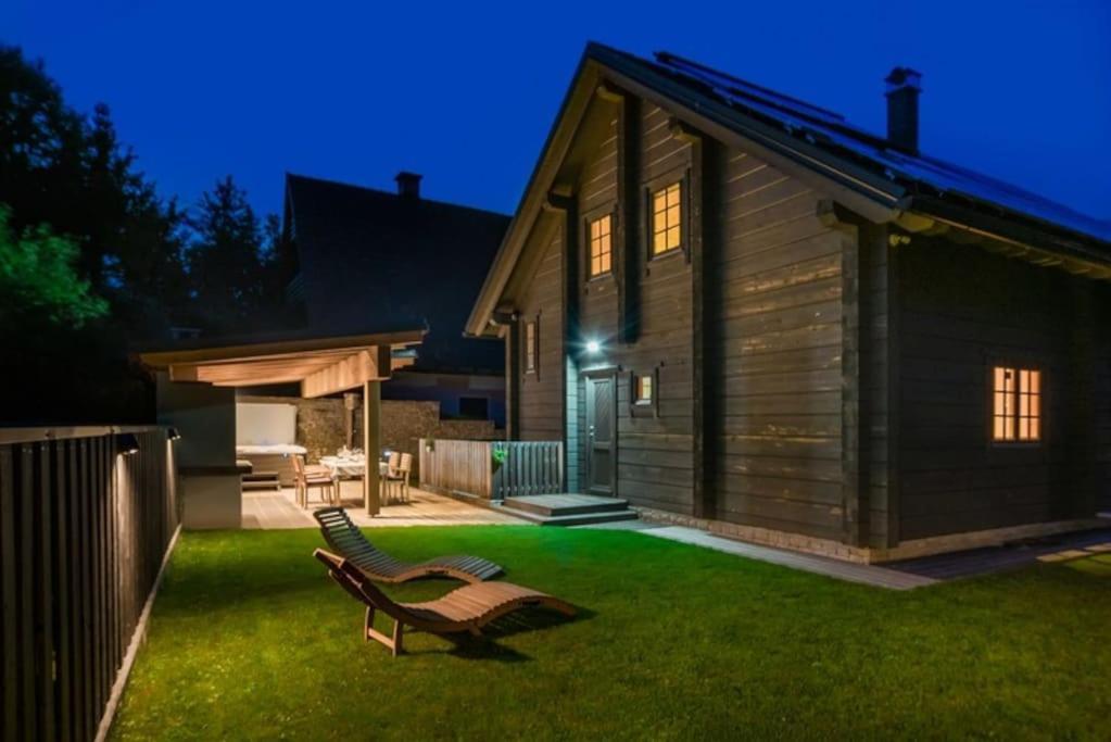 Three-Bedroom Villa photo 2