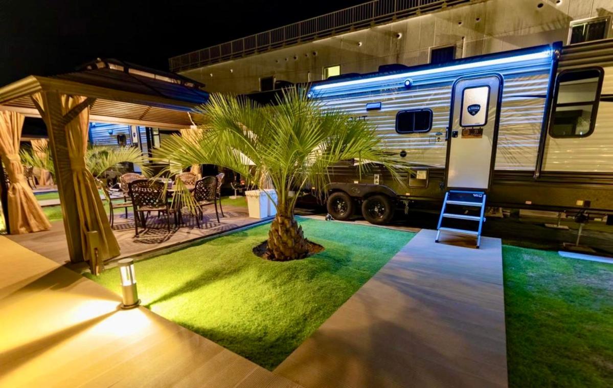 Big Size Trailer with Terrace - Photo 2
