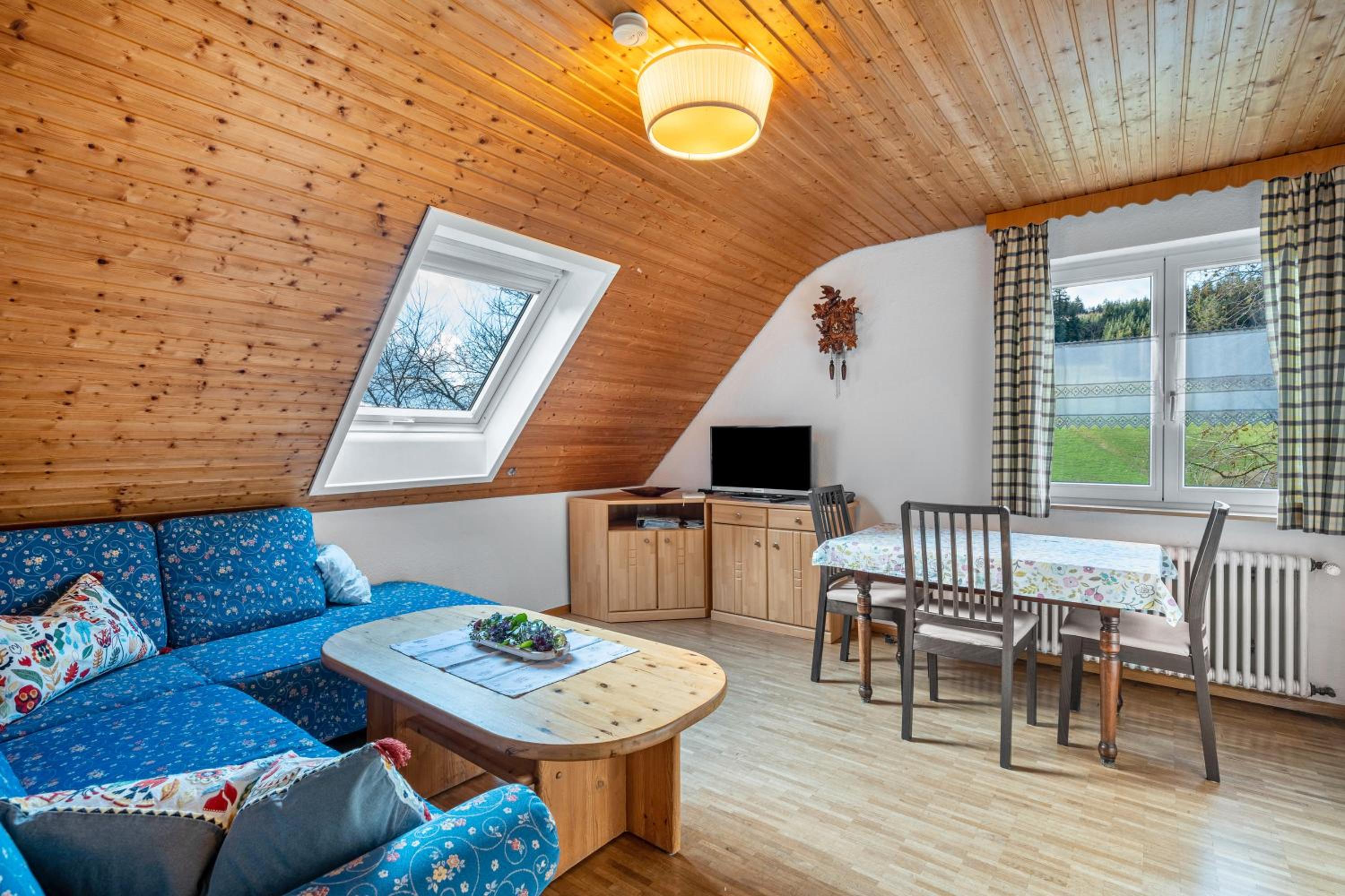 Two-Bedroom Deluxe Apartment with Garden View