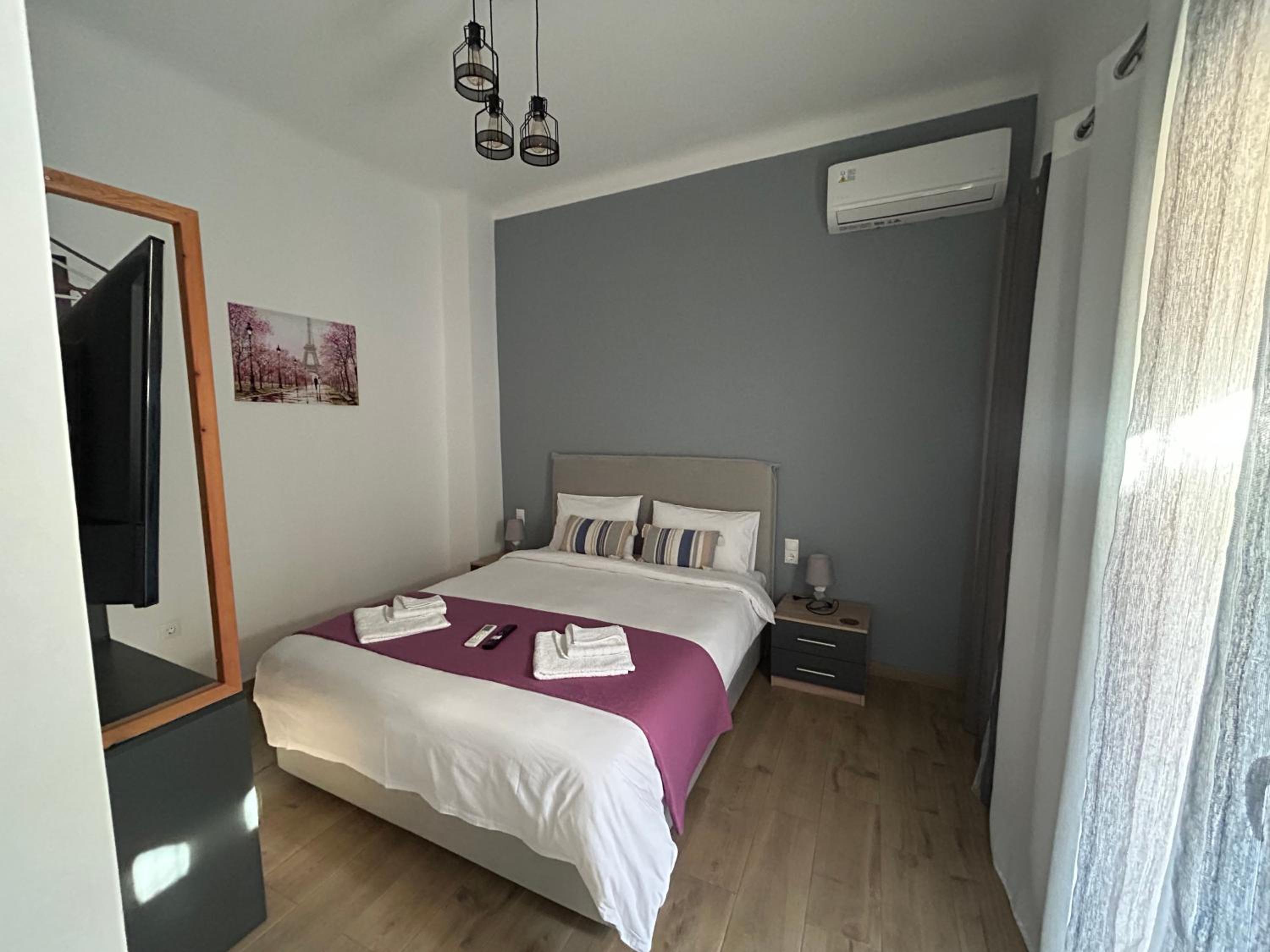 One-Bedroom Apartment with Balcony photo 1