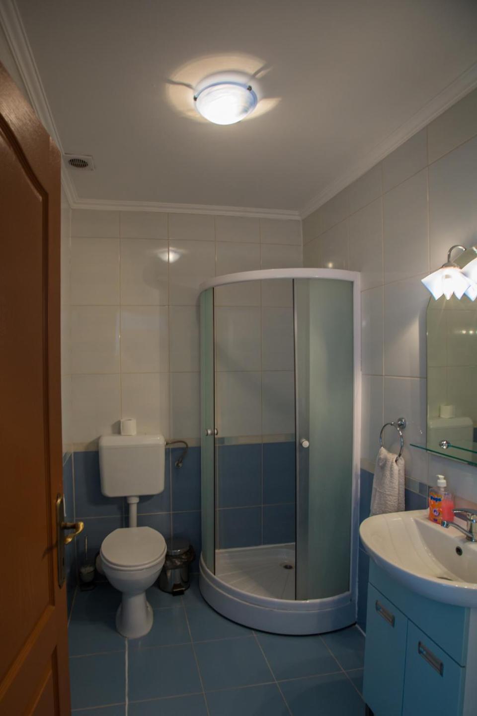 Double Room with Private Bathroom photo 2