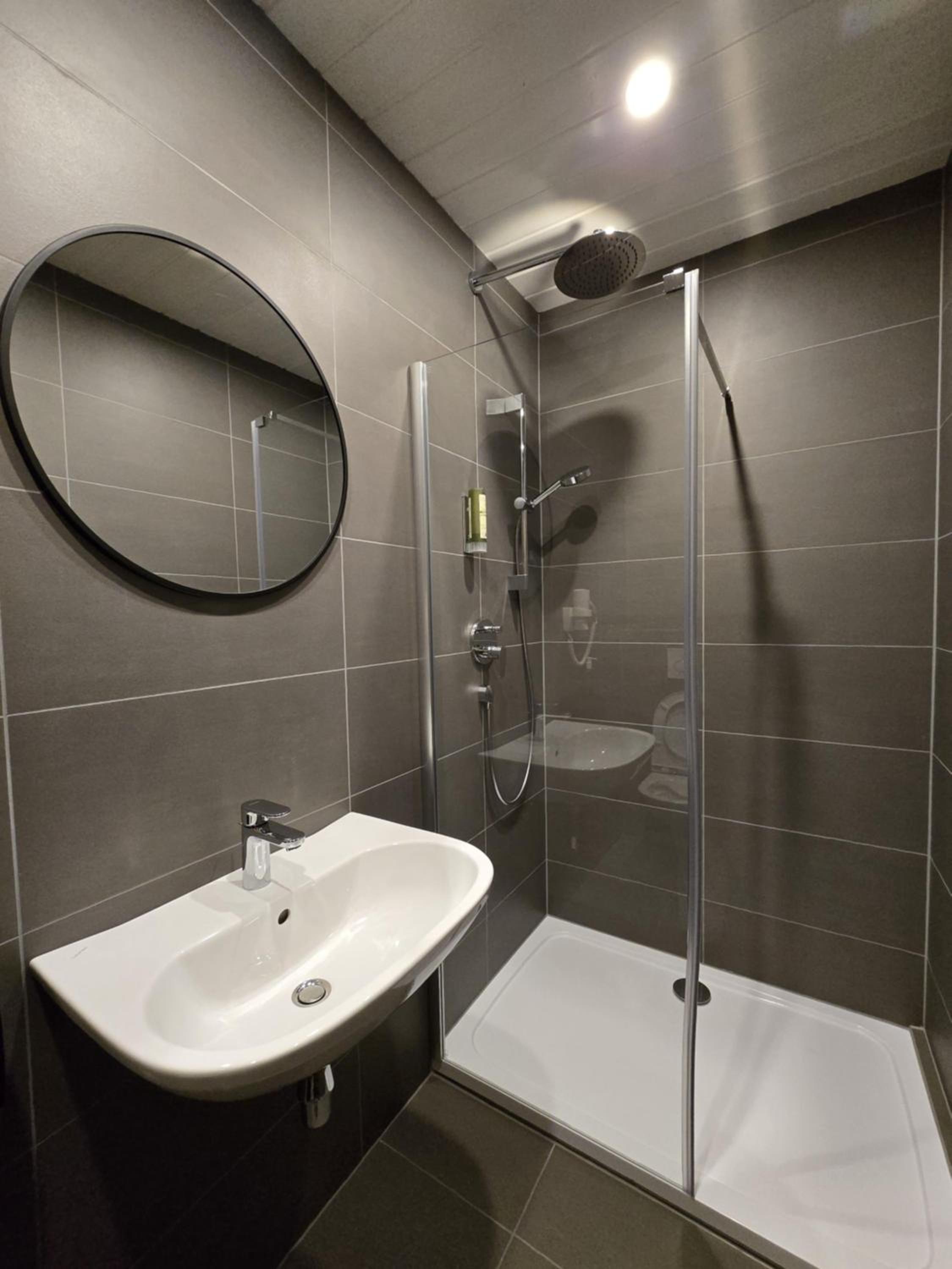 Economy Double Room photo 3