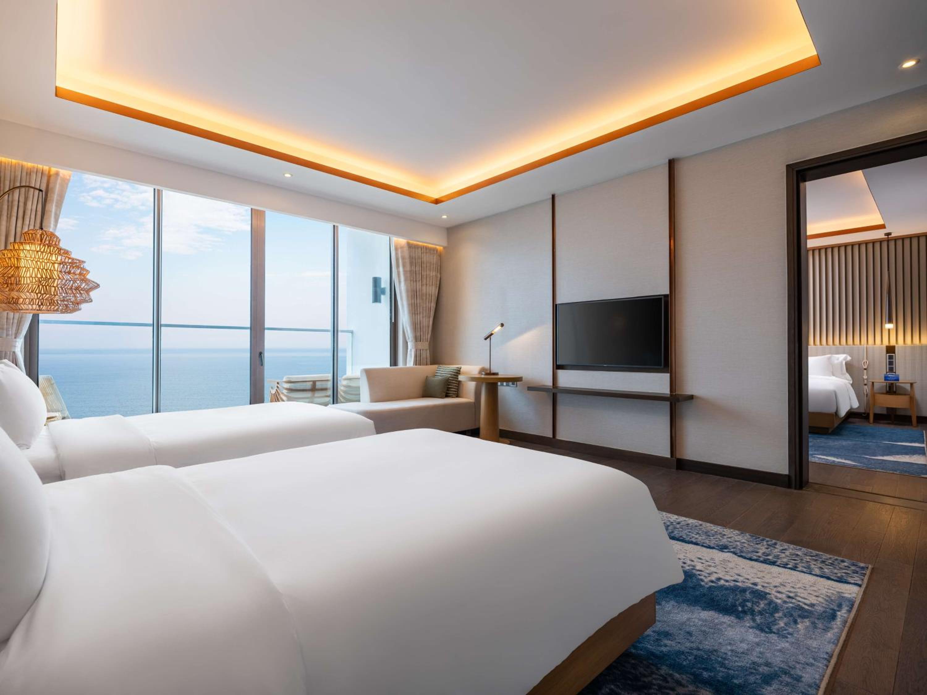 Deluxe Room with Ocean View - Photo 4