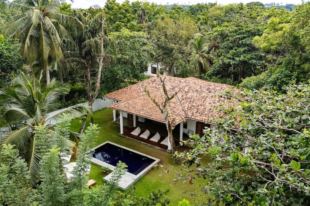 Villa - Beach Front photo 2