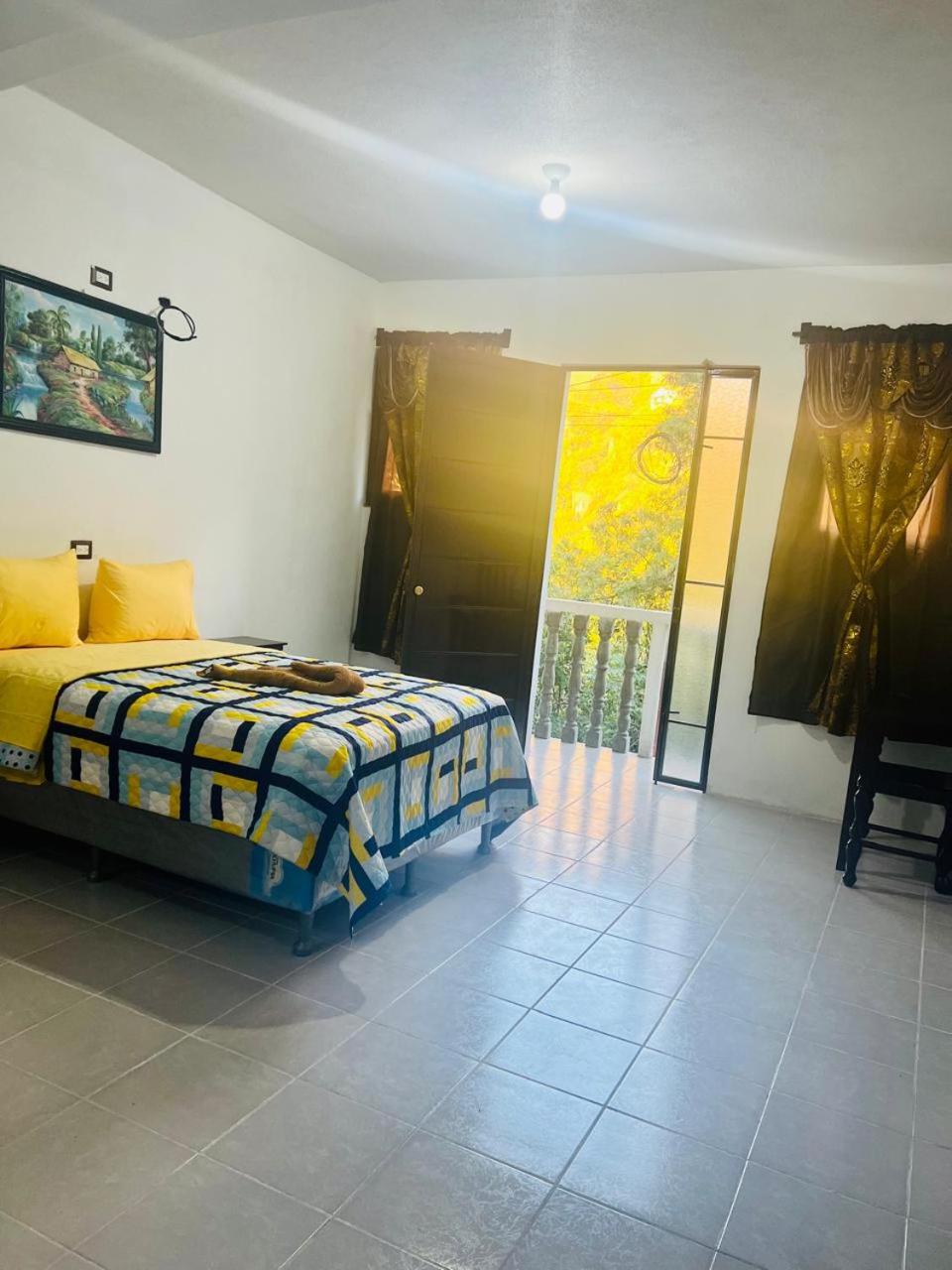 Double Room with Private Bathroom photo 2