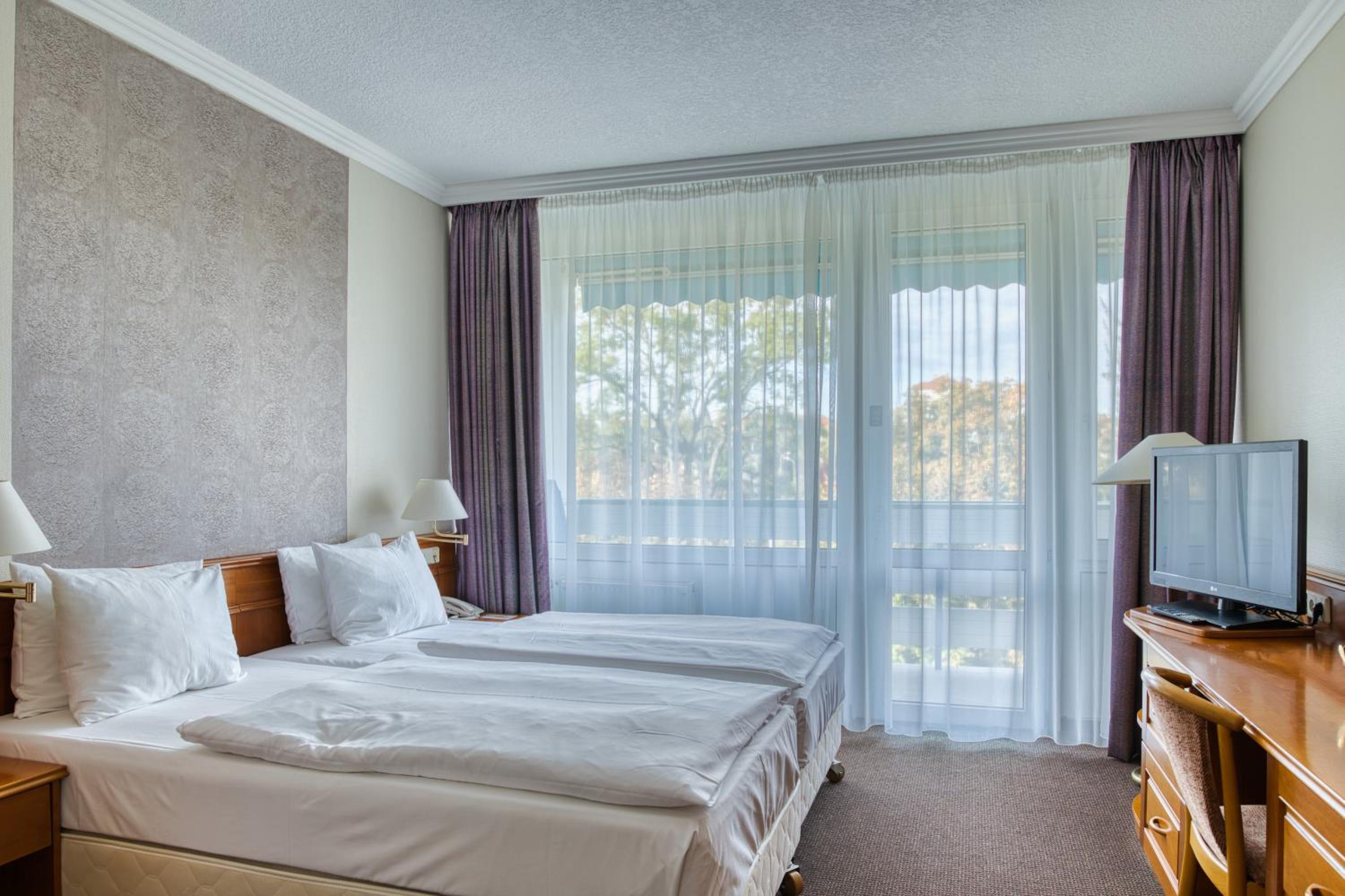 Suite with Wellness and Fitness Access