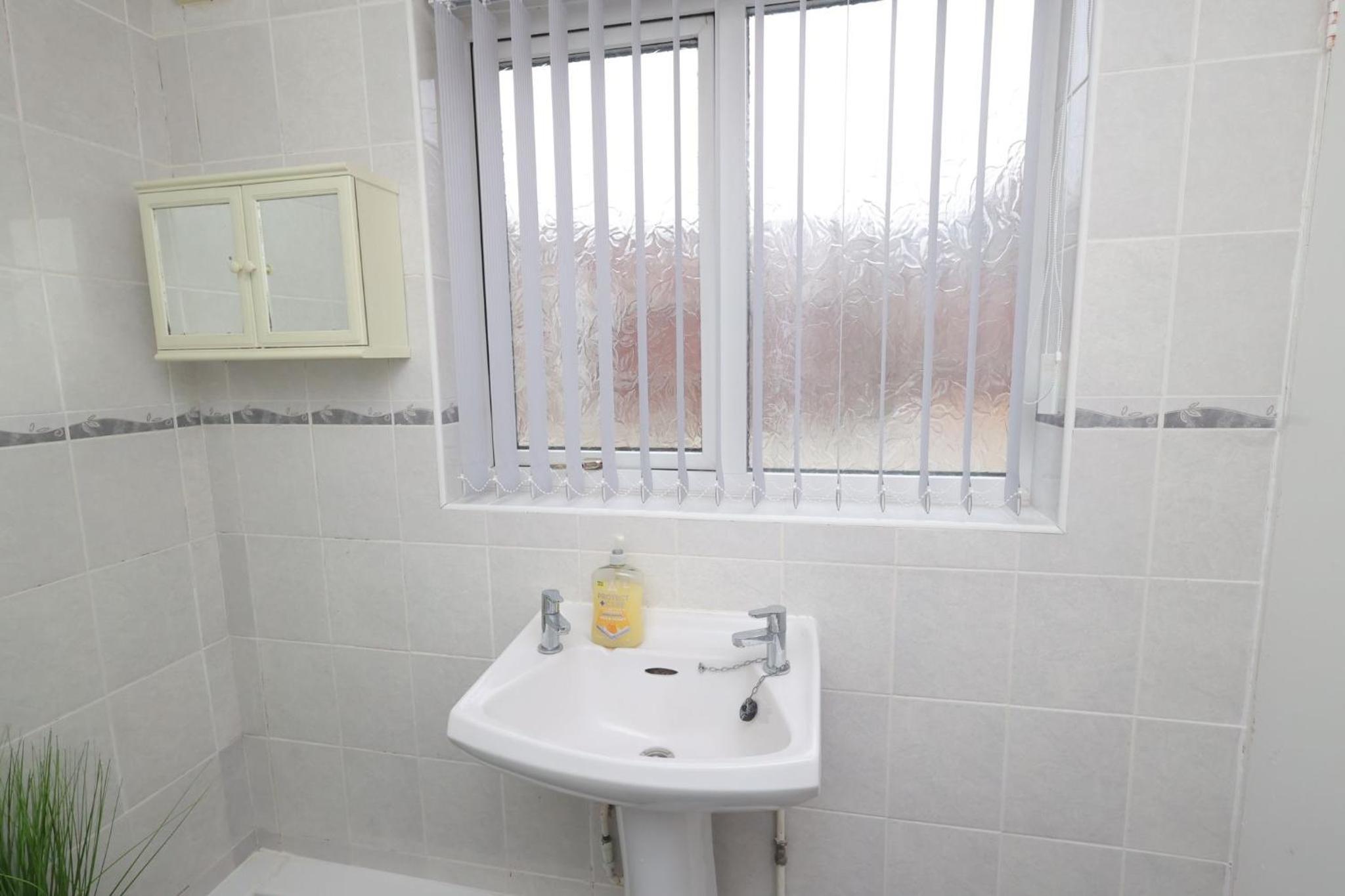 Double Room With Shared Bathroom photo 3