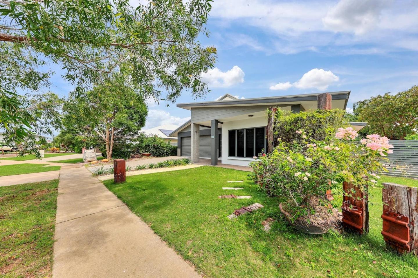 Four-Bedroom House photo 3