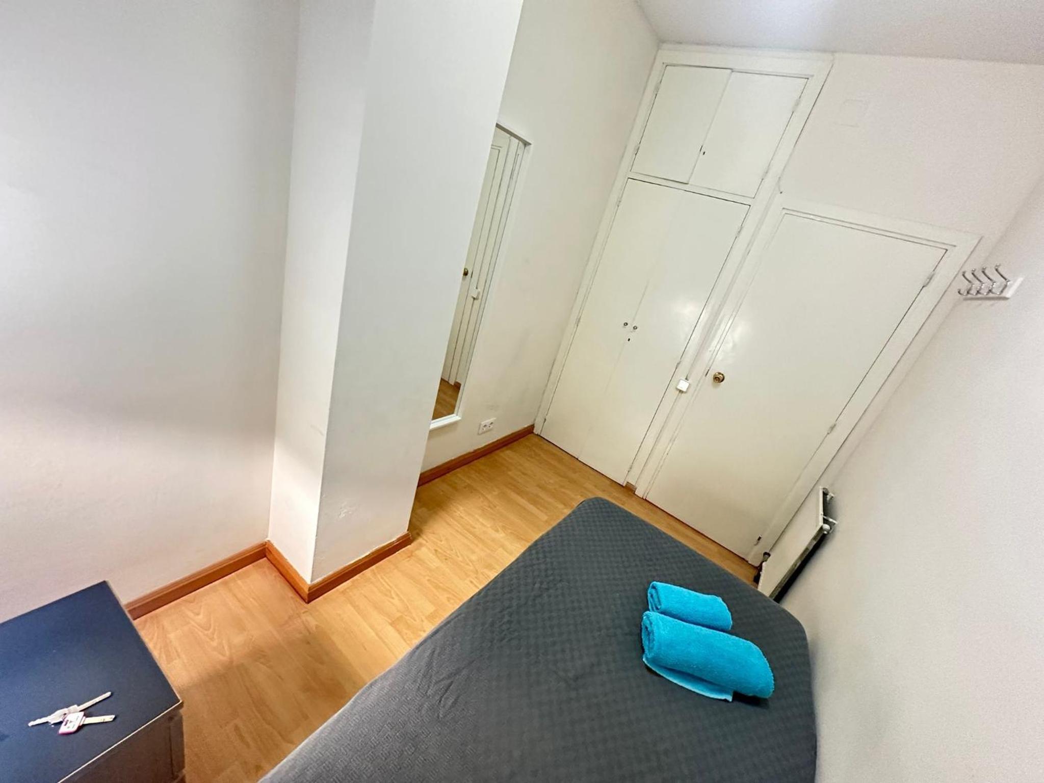 Single Room photo 3