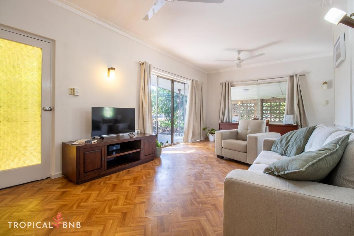 Three-Bedroom Apartment photo 1