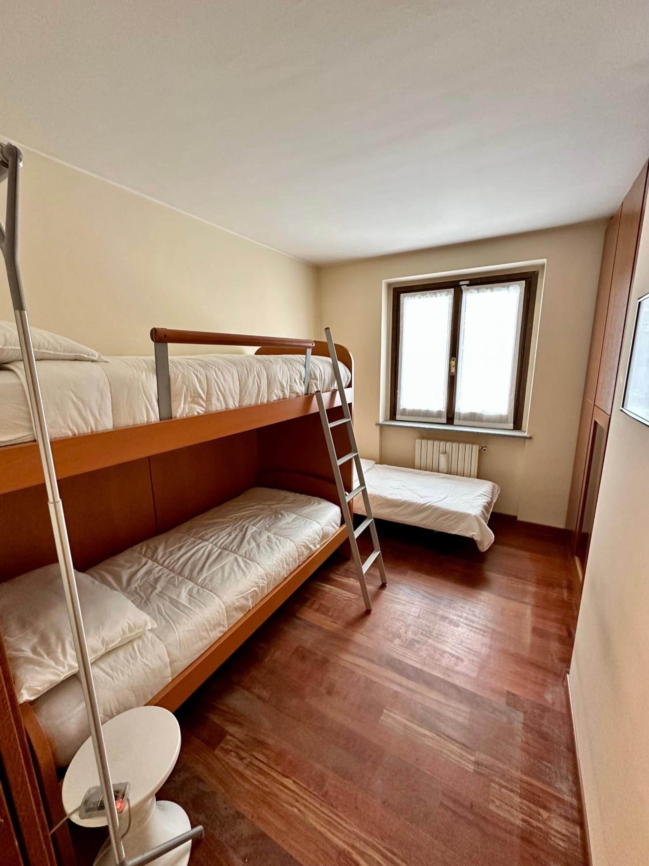 Three-Bedroom Apartment photo 1