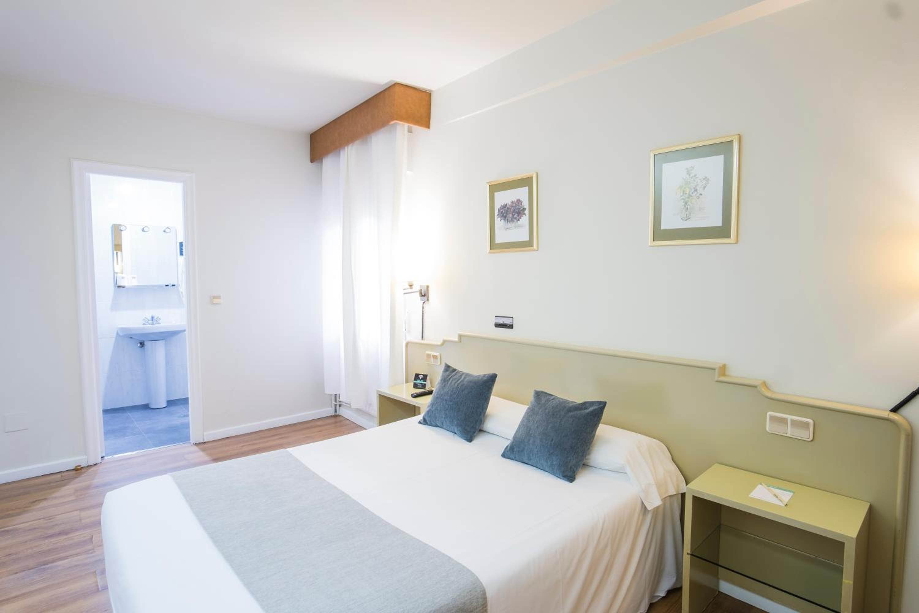 Single Room photo 3