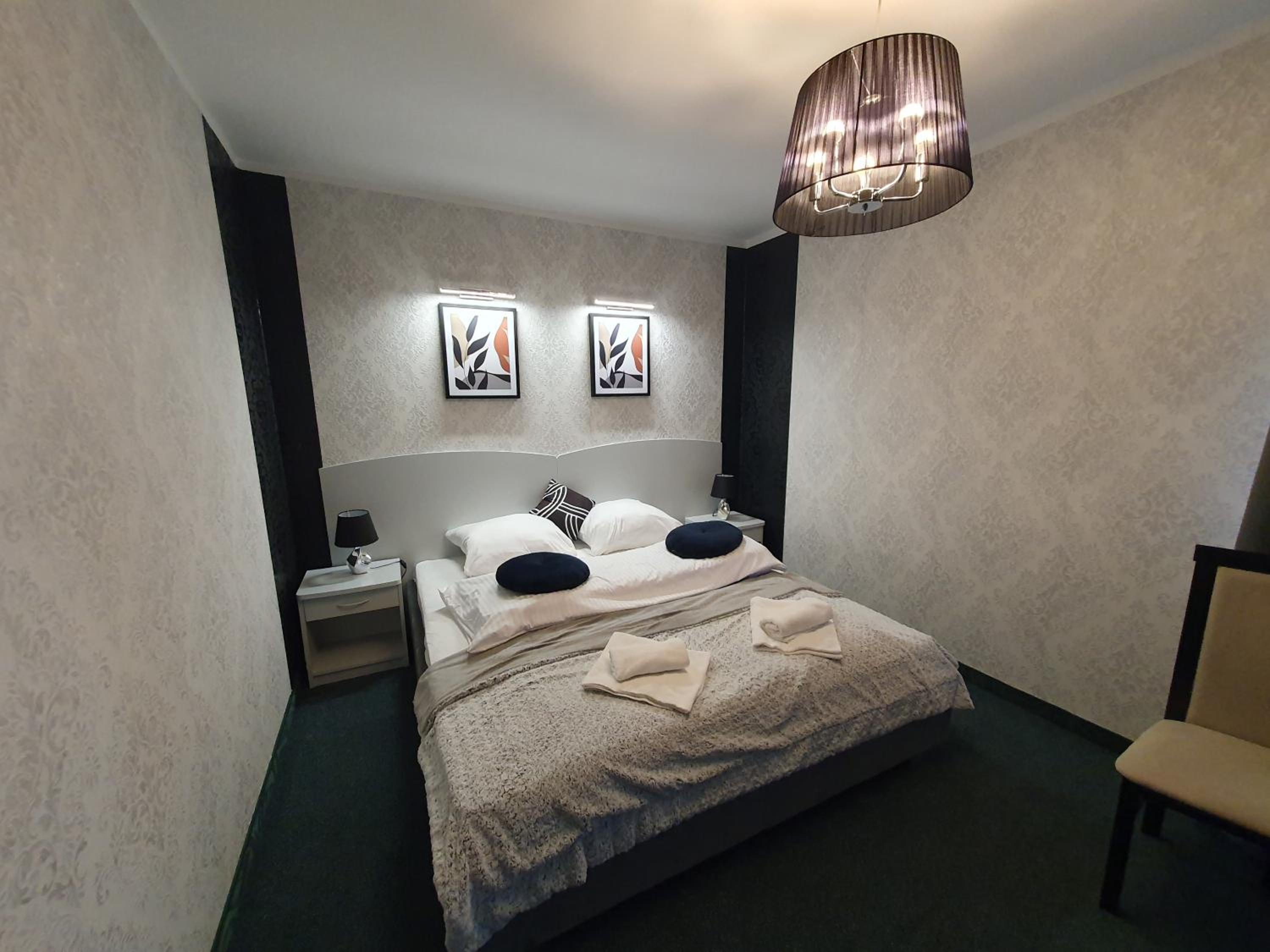 Deluxe Suite - Photo 8