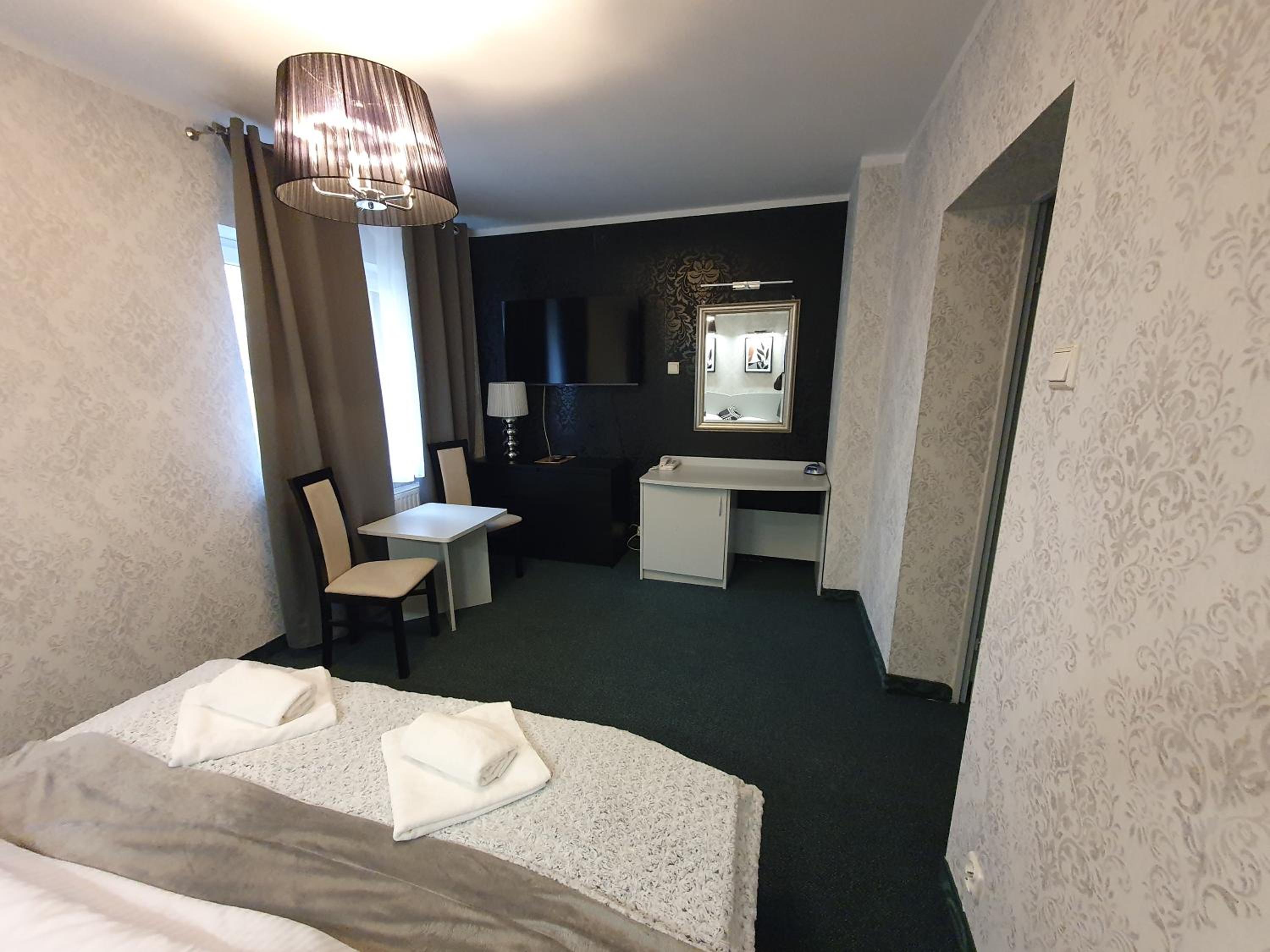 Deluxe Suite - Photo 12