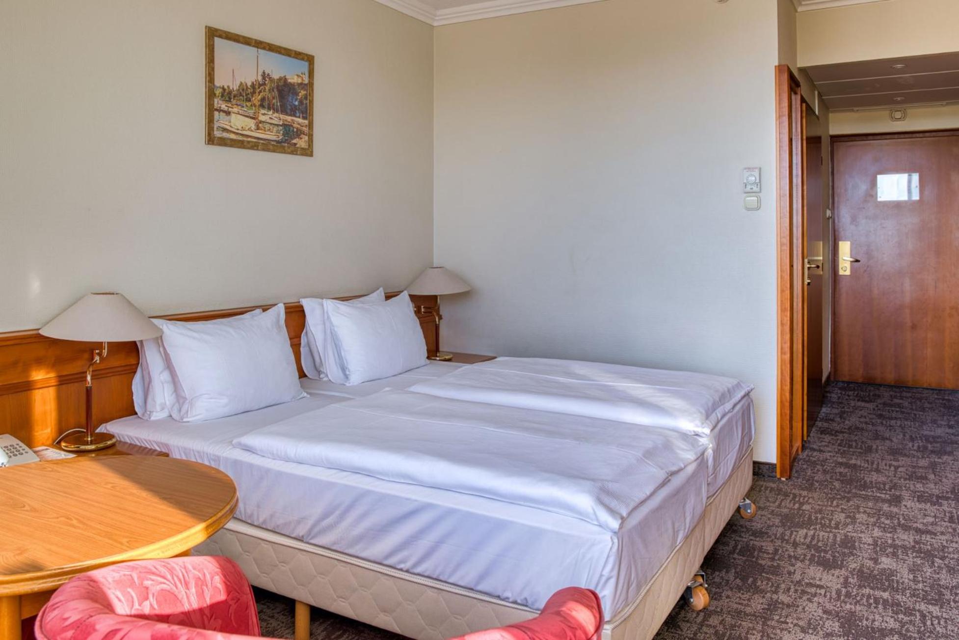 Standard Double Room with Wellness and Fitness Access