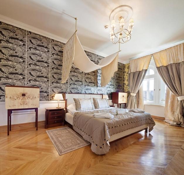 Luxury Suite with Main Market Square view