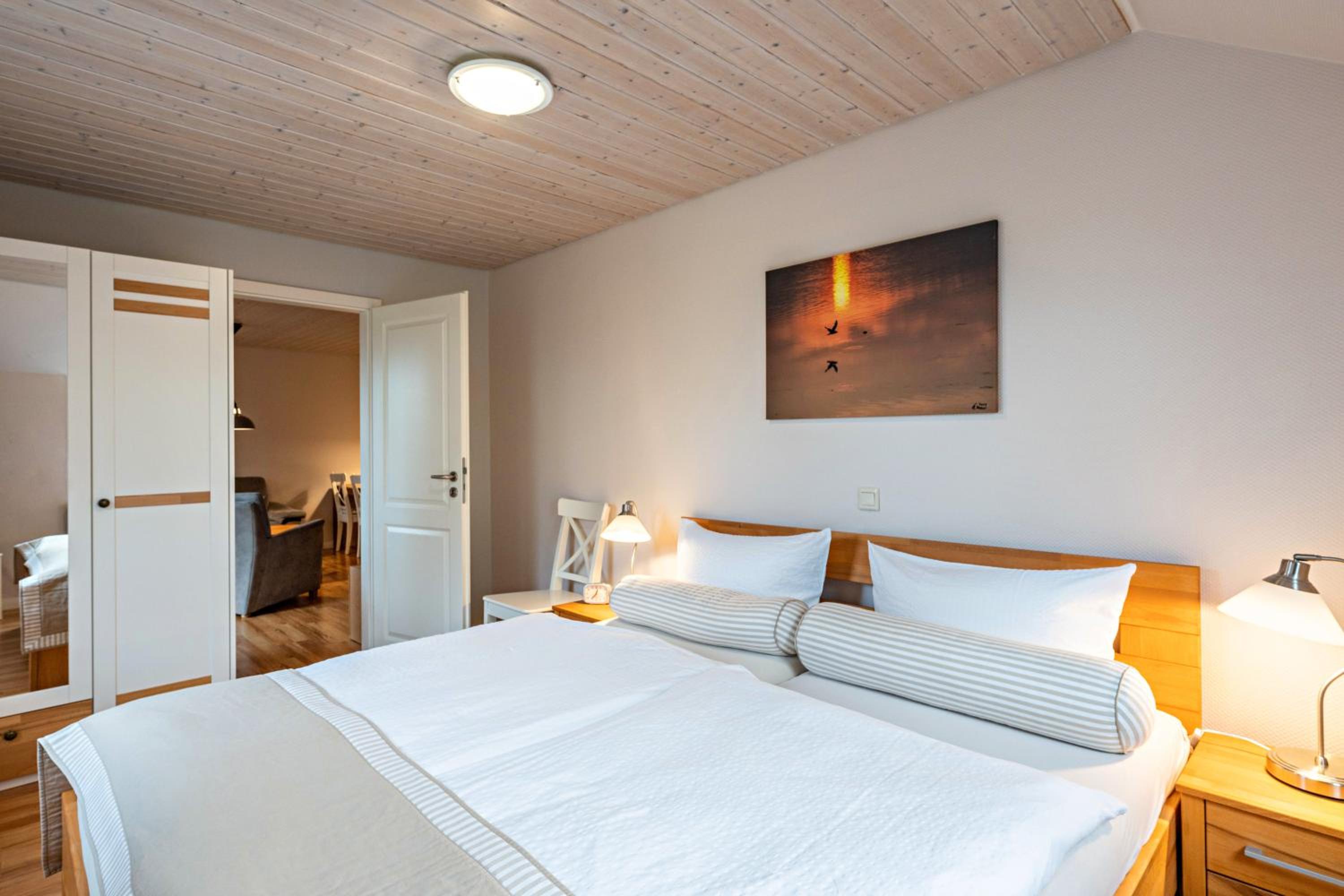 Two-Bedroom Deluxe Apartment with Garden View photo 3