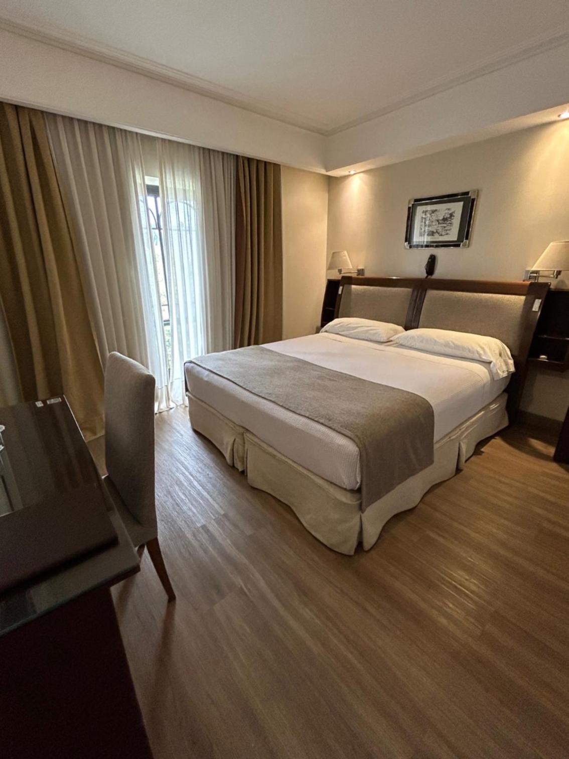 Standard Double or Twin Room photo 1