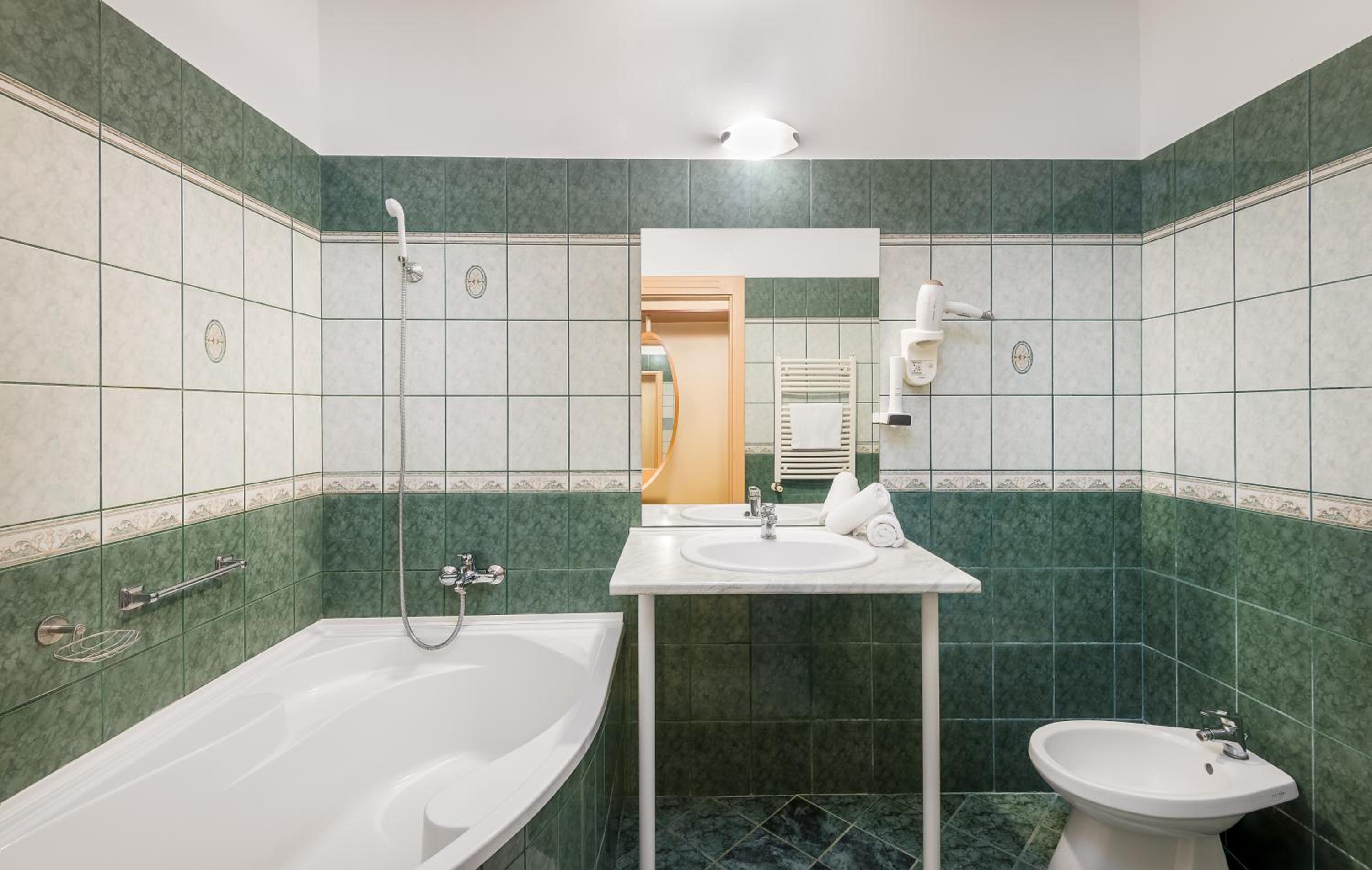 Superior Double Room - Photo 3