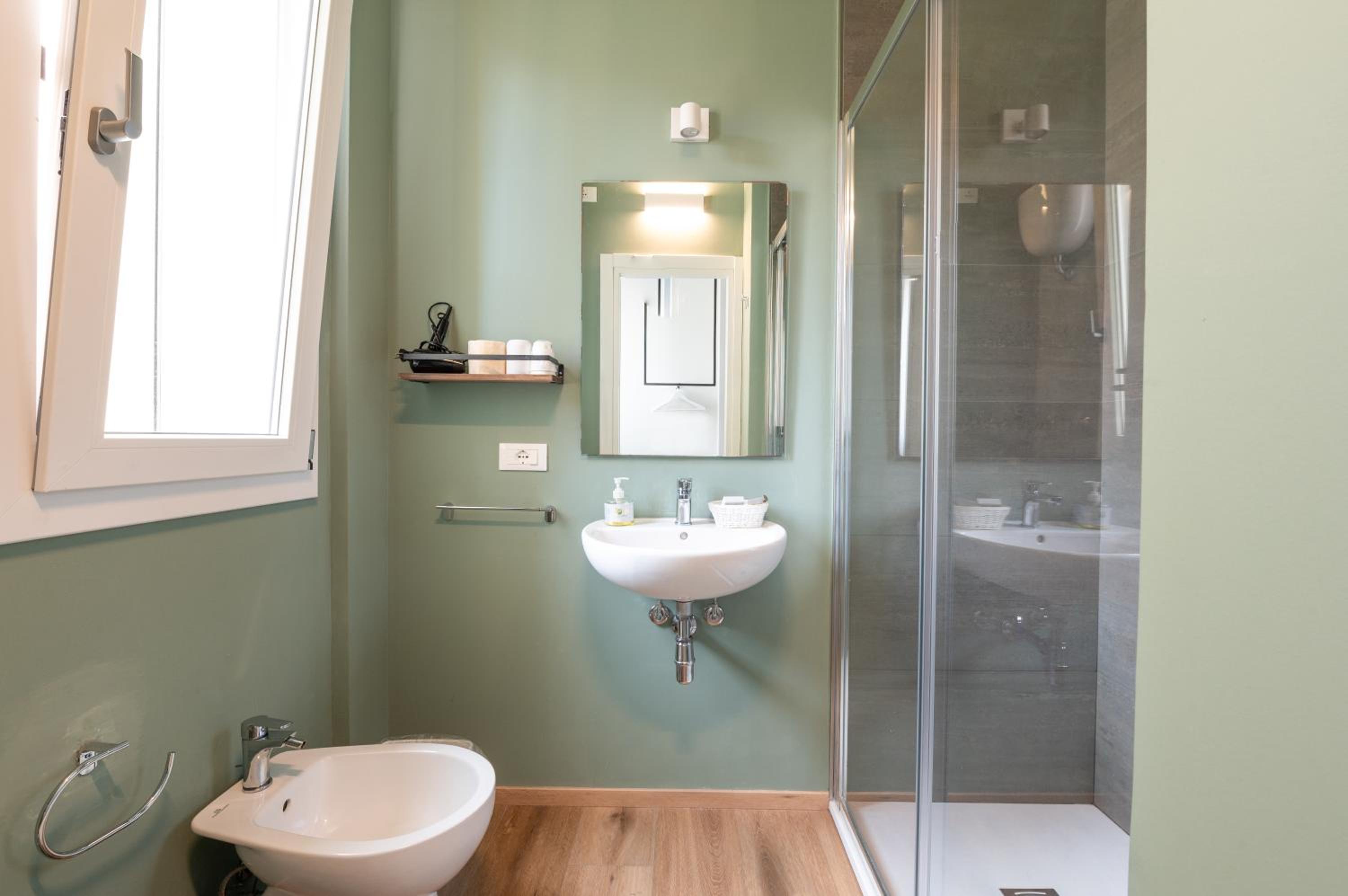 Standard Triple Room - Photo 4
