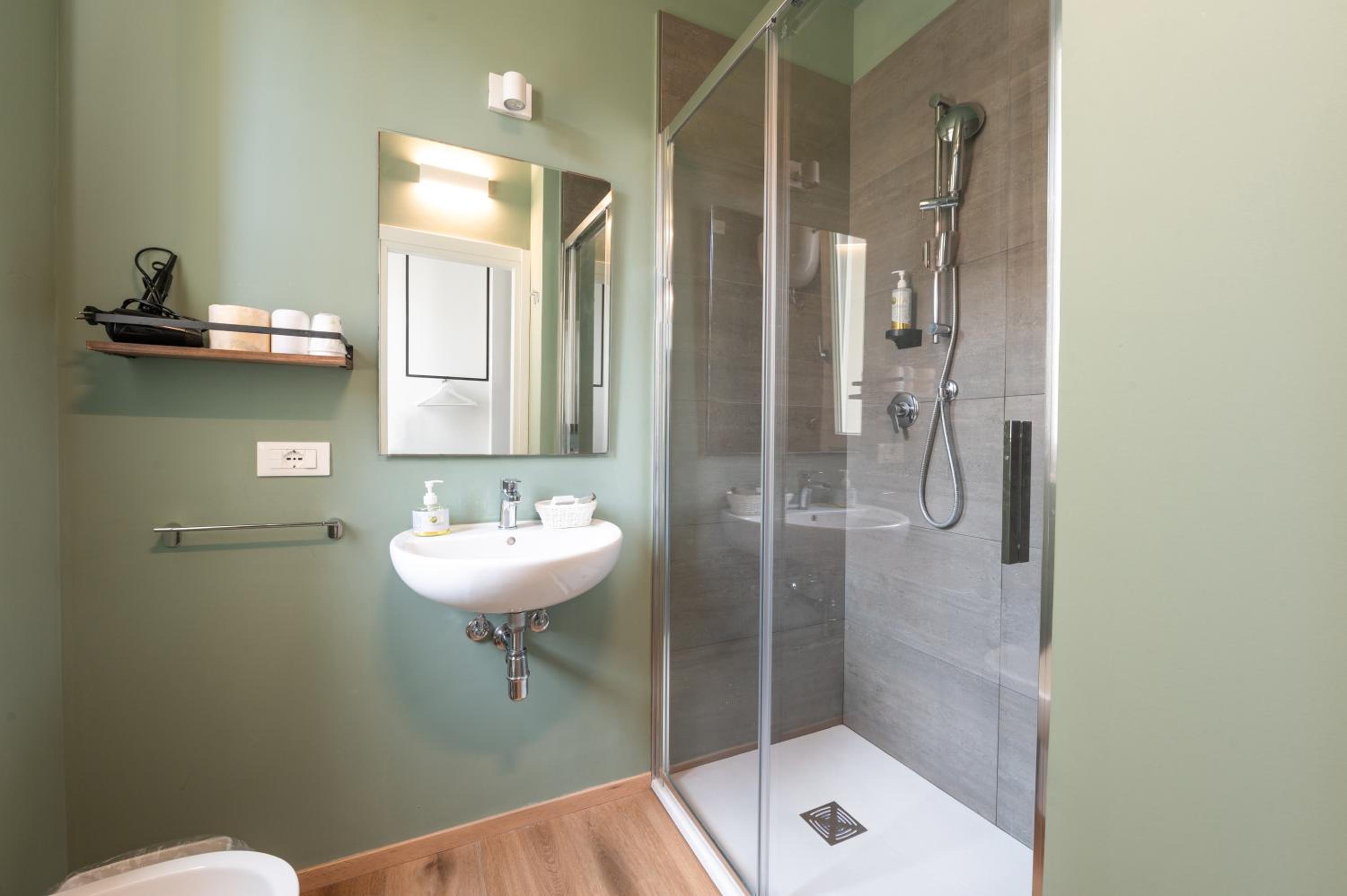 Standard Triple Room - Photo 3