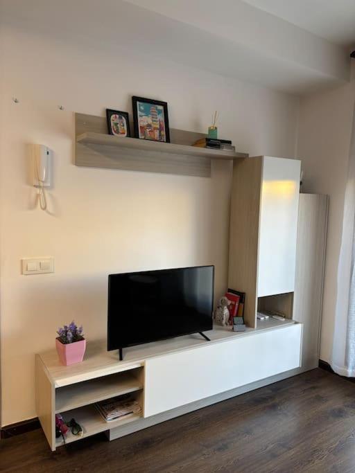 Two-Bedroom Apartment photo 2