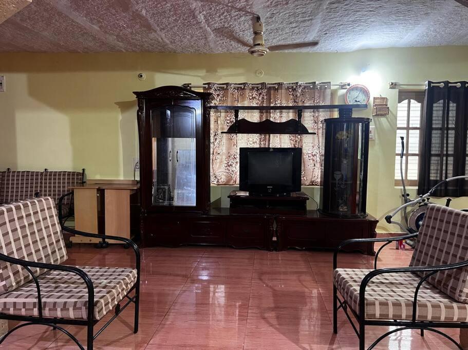 Three-Bedroom House photo 1