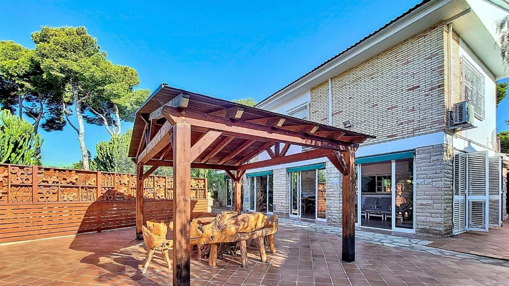 Villa with Private Pool photo 2