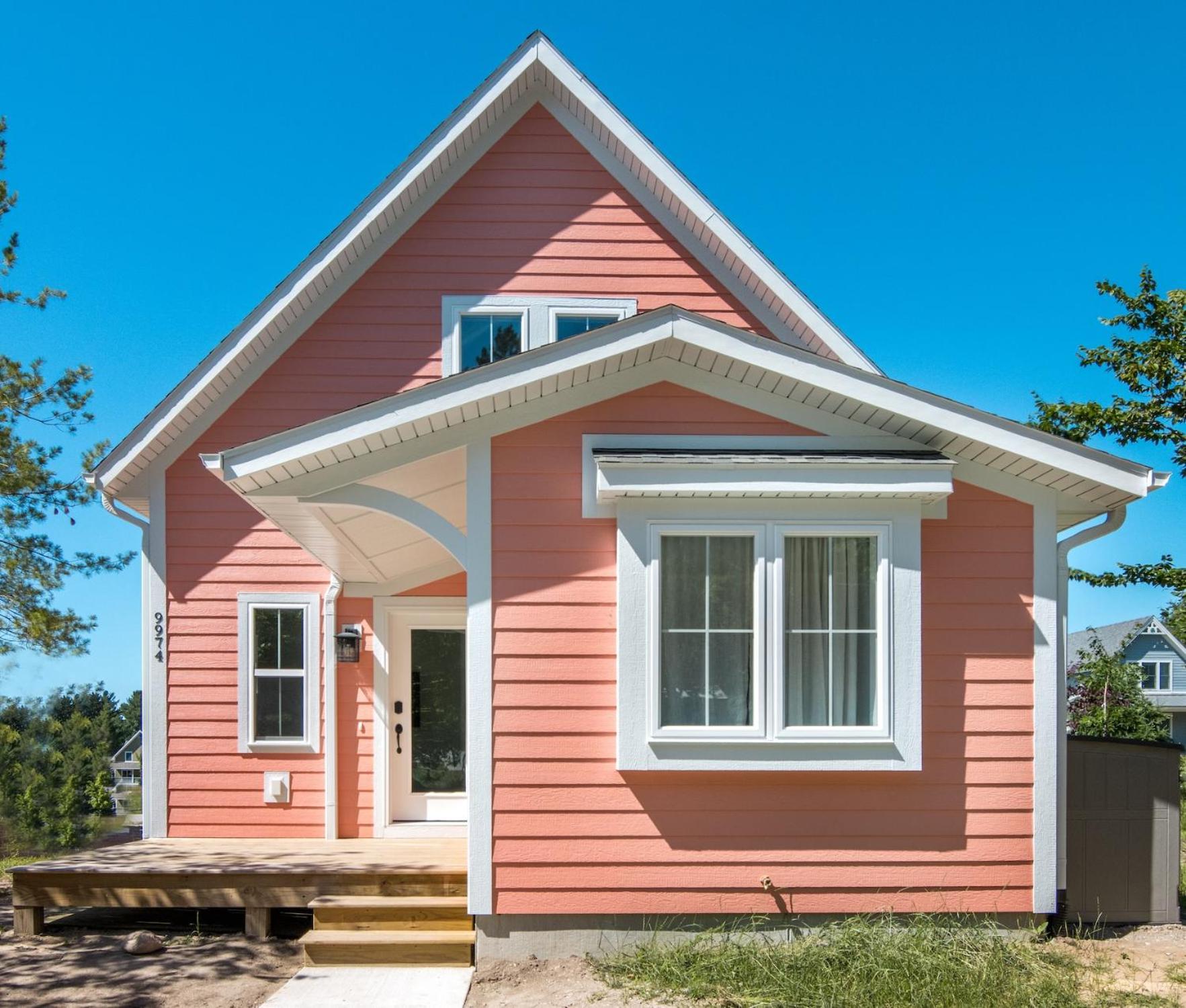 Three-Bedroom House photo 3