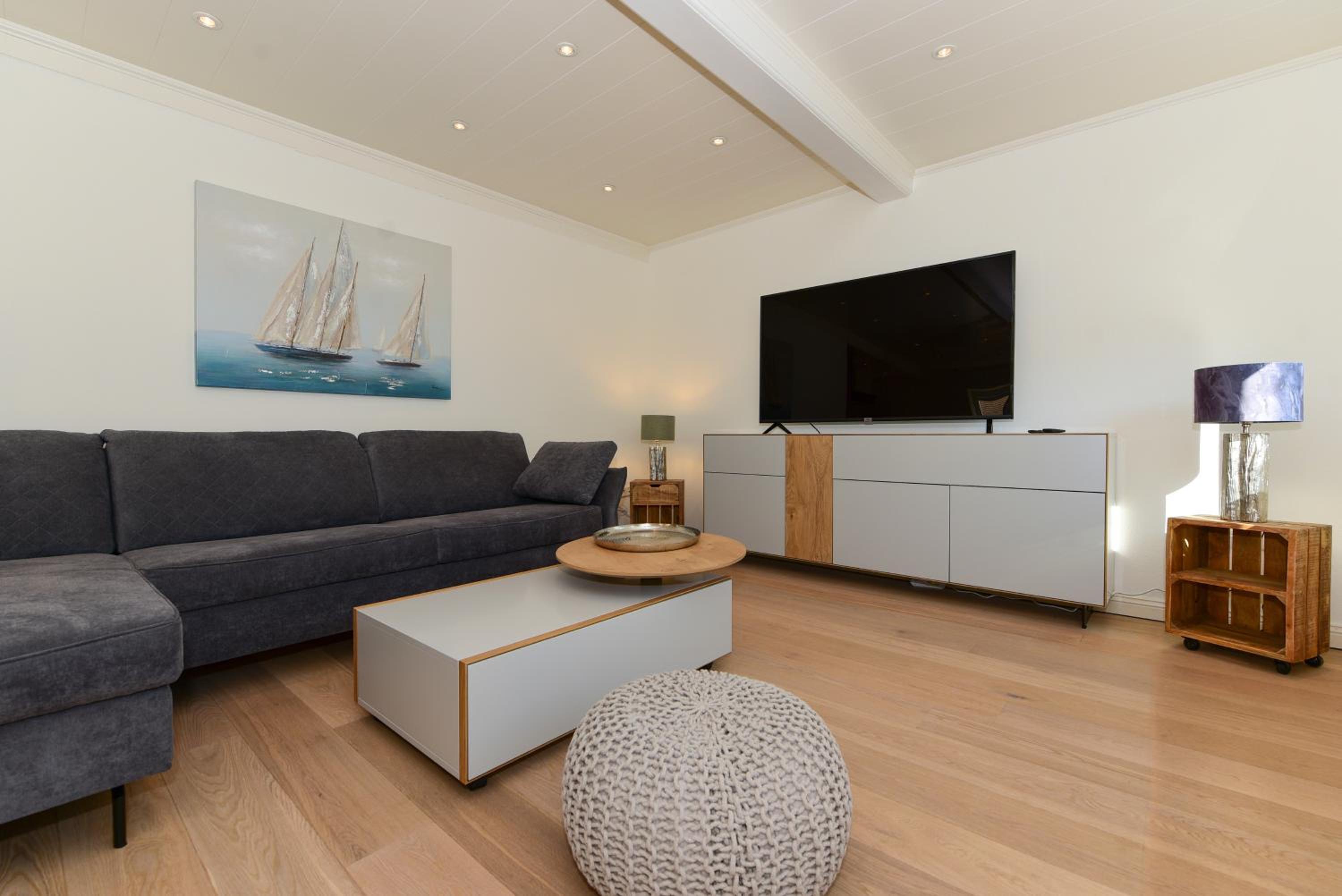 Apartment photo 3